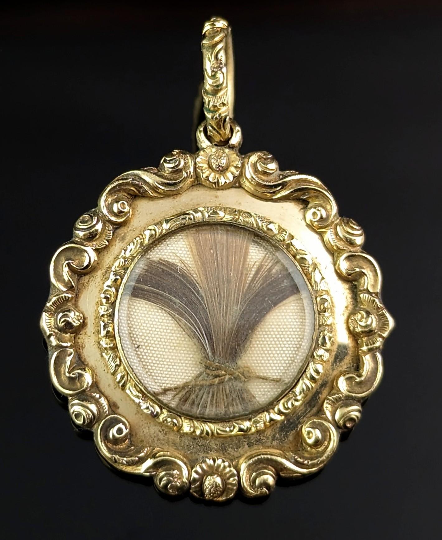 Antique Georgian mourning locket pendant, 9k gold and black enamel  13