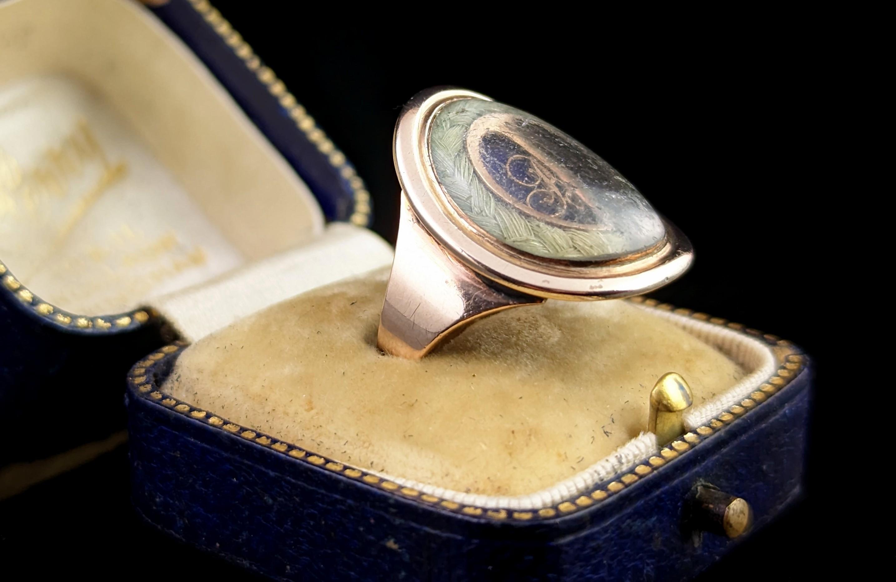 Women's or Men's Antique Georgian Mourning Ring, 18 Karat Yellow Gold, Blue Enamel and Hairwork For Sale