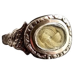 Antique Georgian Mourning Ring, 9 Karat Yellow Gold and Hairwork