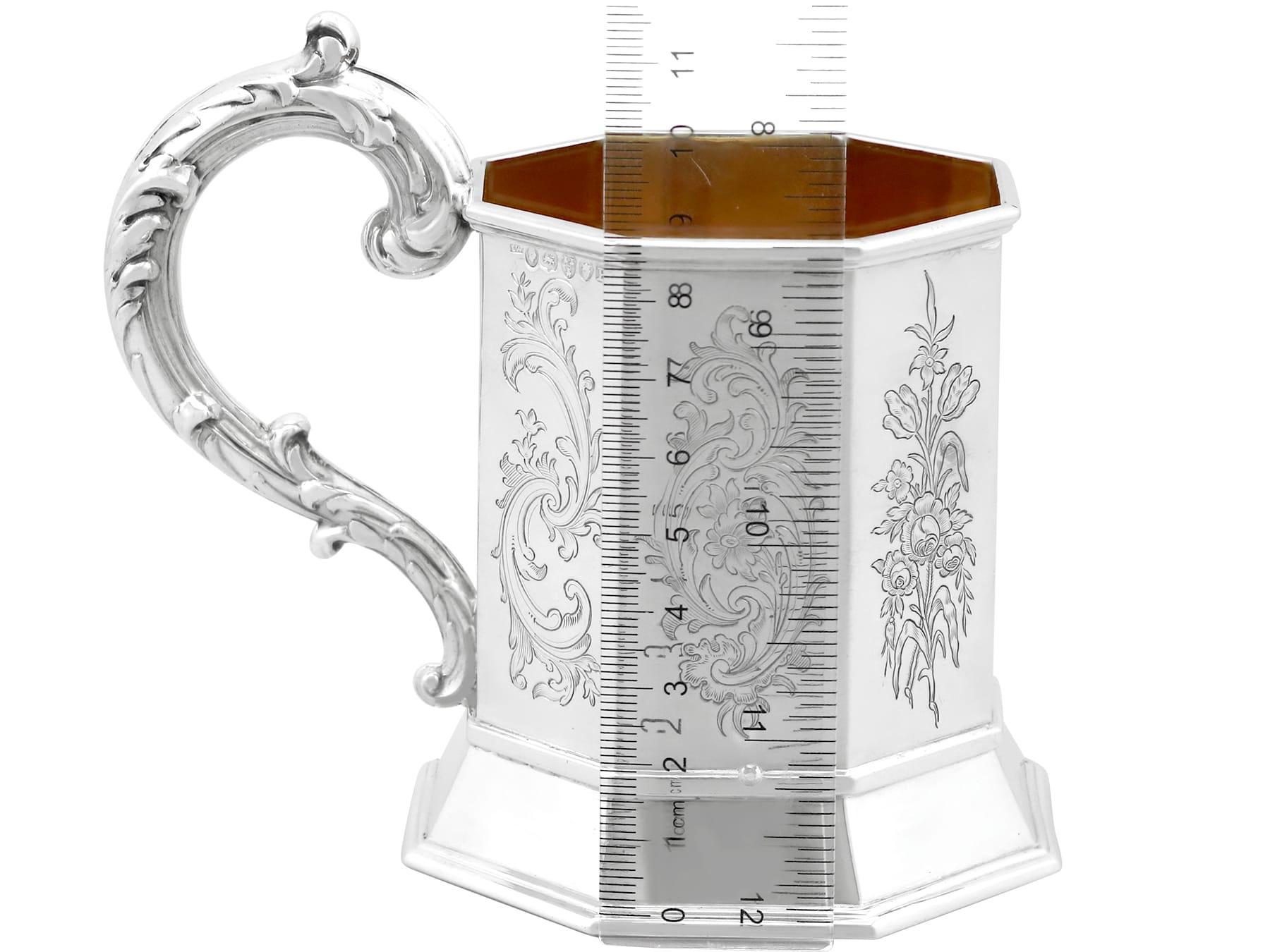Tazas antiguas georgianas de plata de ley de Newcastle en venta 7