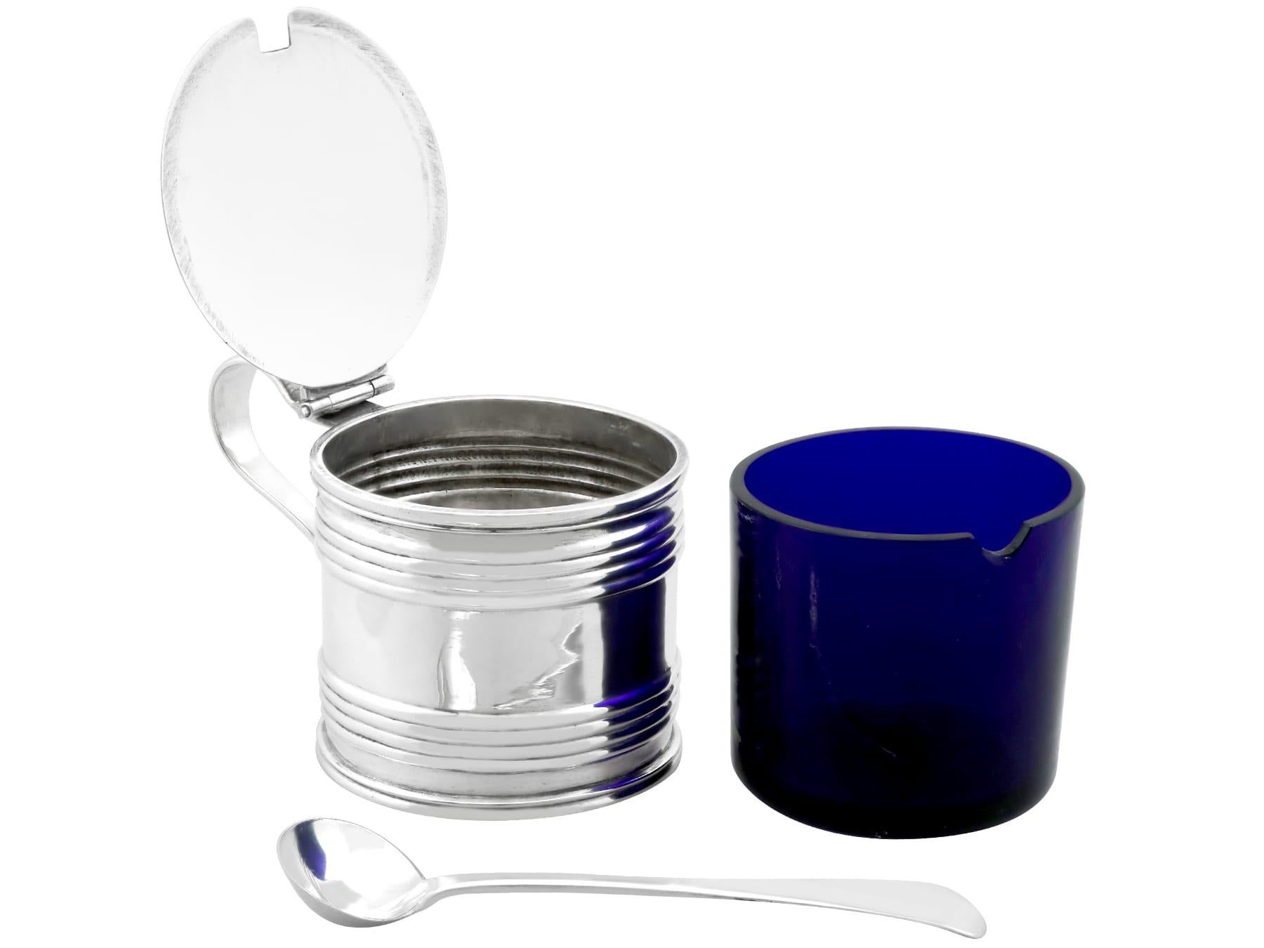 Inizio XIX secolo Antico vaso da senape in argento sterling georgiano di Newcastle di Ann Robertson in vendita
