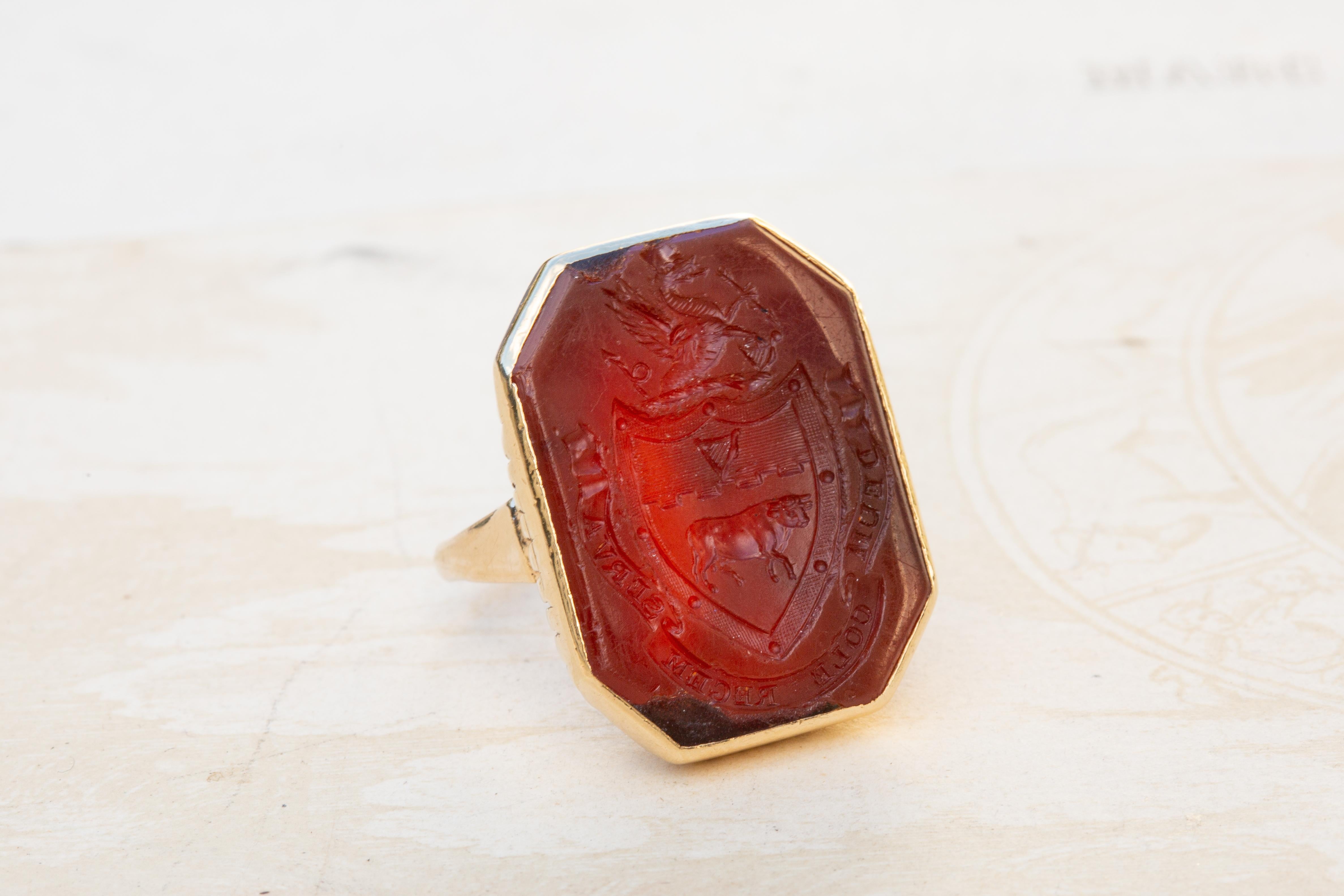 Antique Georgian Noble Irish 'Cole' Family Coat of Arms Signet Ring Earl's Ring In Good Condition In London, GB