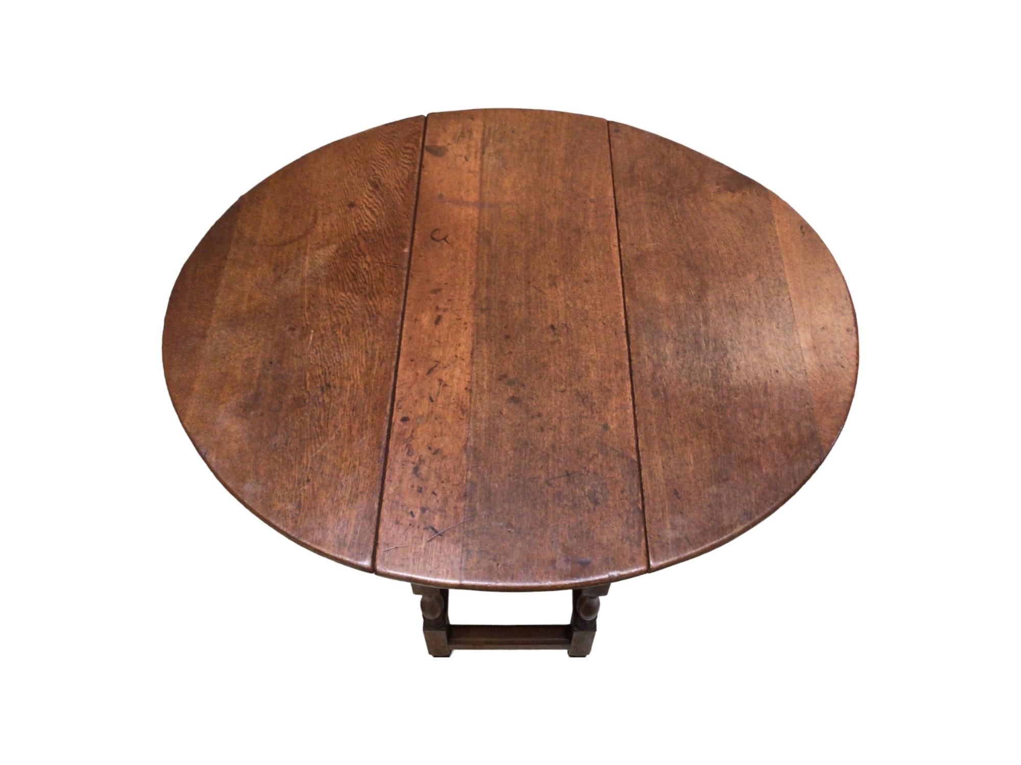 Georgian Oak Gateleg Table with Drawer
51”x45”x28.5