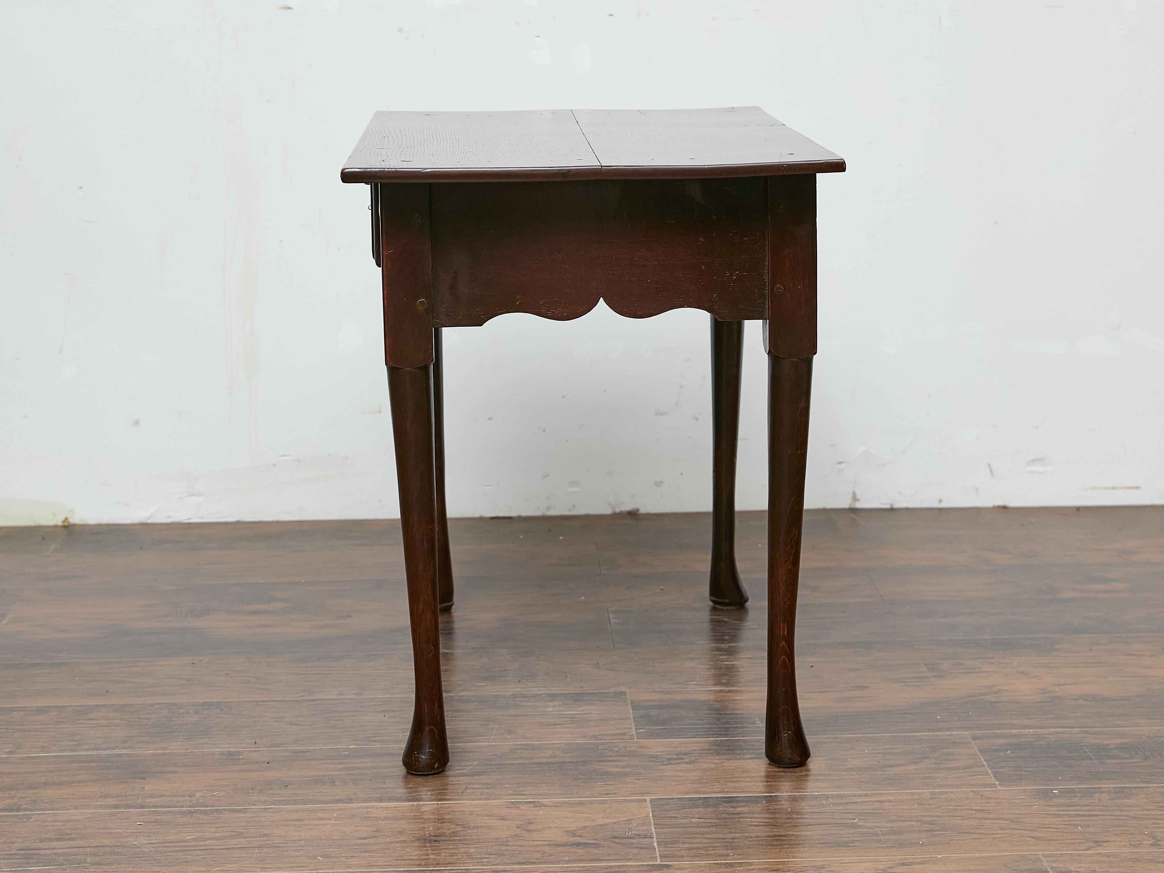 Antiker Beistelltisch aus georgianischer Eiche mit einer Schublade, England, um 1800-1830 im Angebot 1