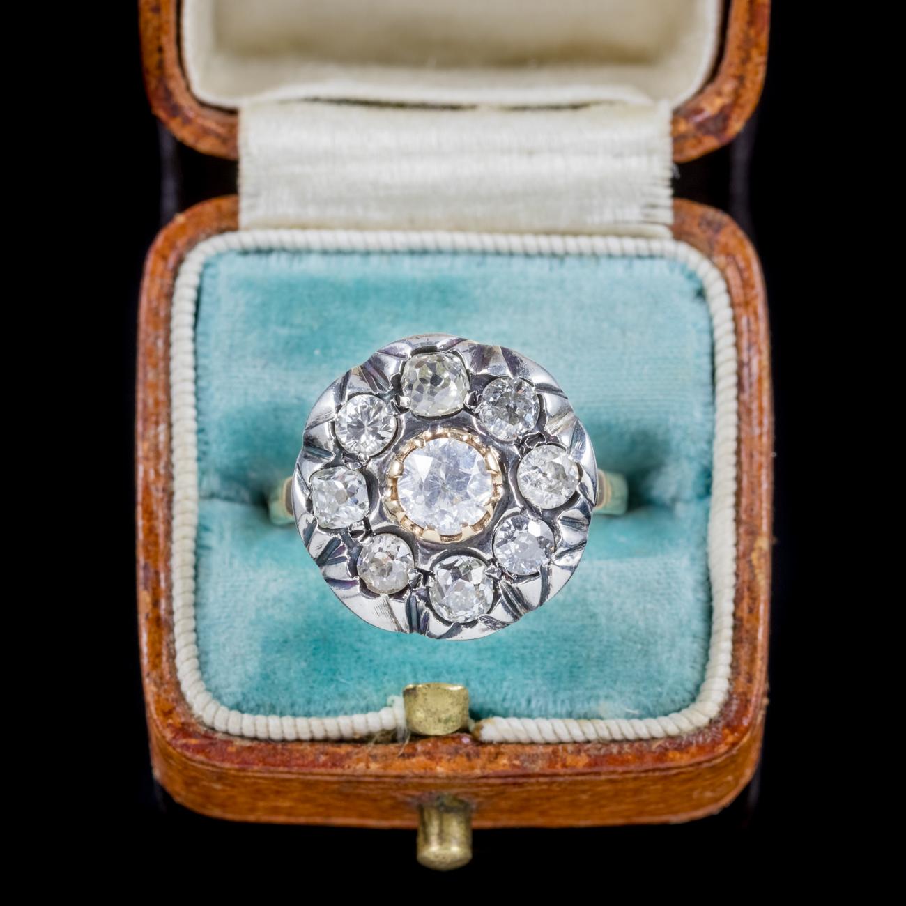 Antique Georgian Old Cut Diamond 18 Carat Gold Silver, circa 1830 Cluster Ring  For Sale 2