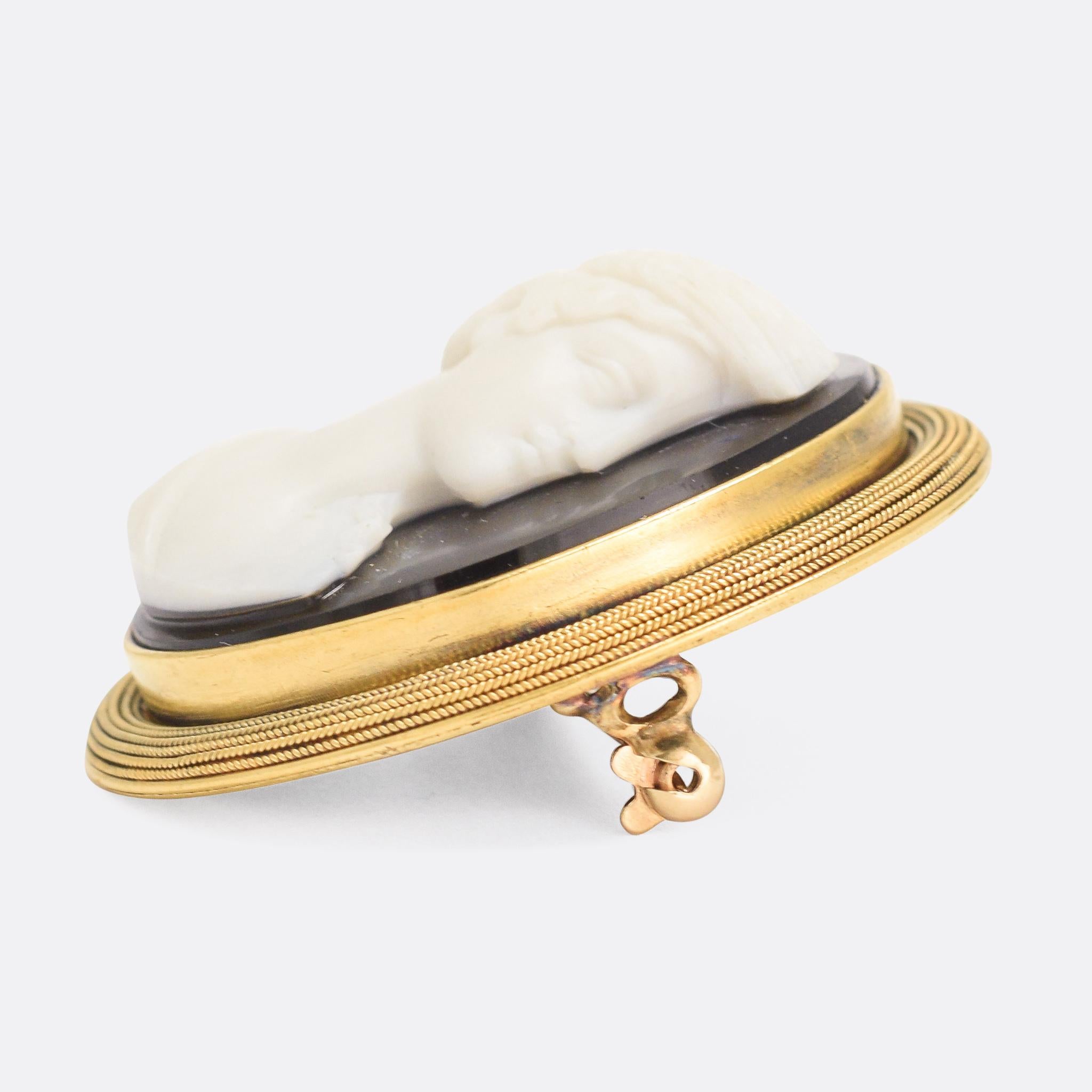 Antique Georgian Onyx Classical Cameo Brooch In Good Condition In Sale, Cheshire
