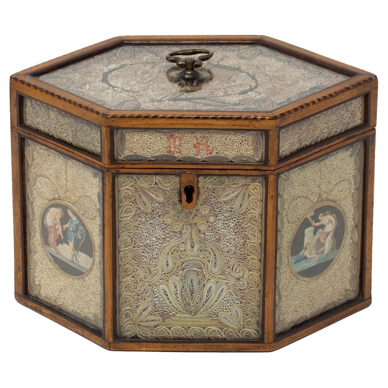 Caja de té georgiana antigua con volutas de papel