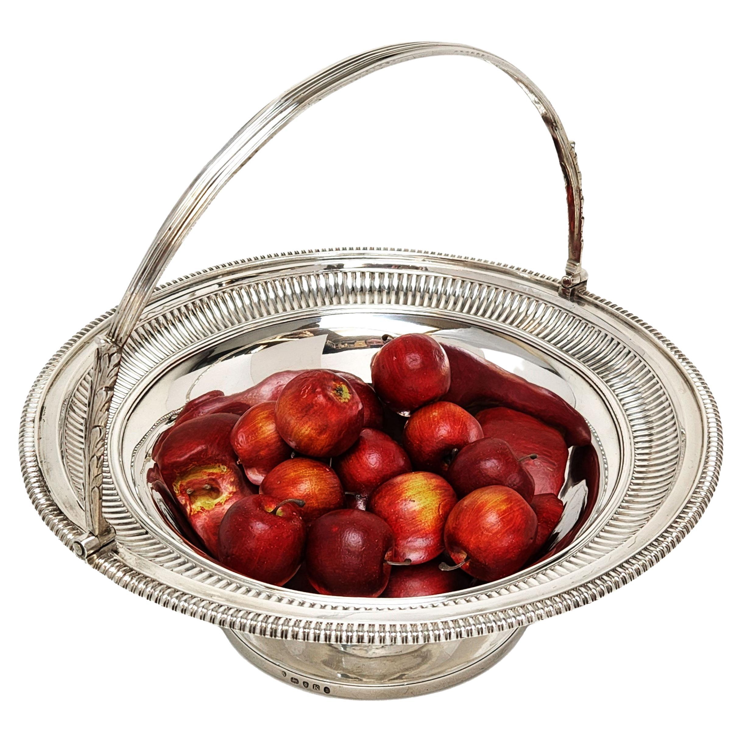 Antigua cesta georgiana de plata Paul Storr 1805 con asa oscilante Pan de molde