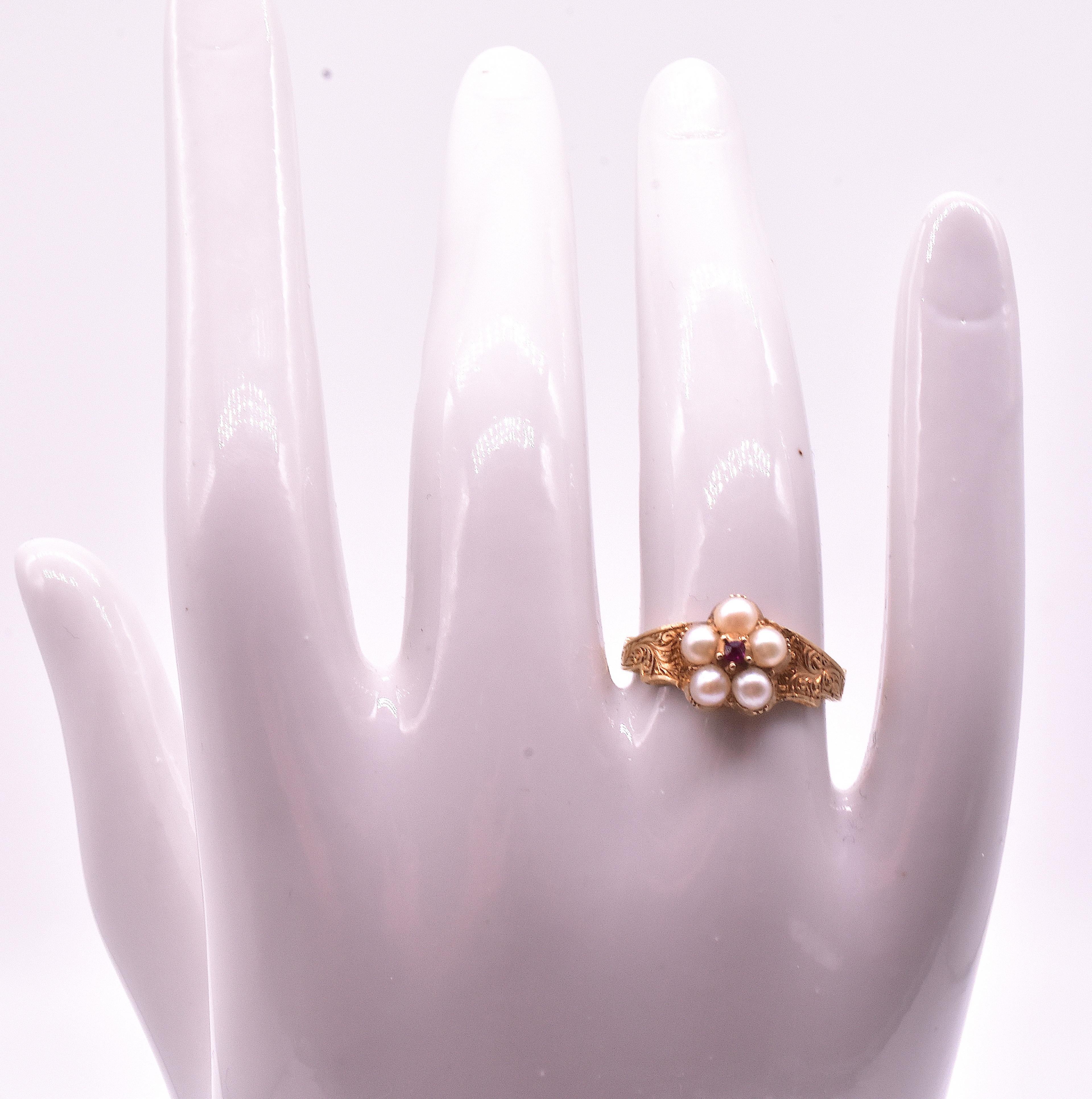 Antique Pearl Forget Me Not 18K Ring with Pink Sapphire Center, circa 1830 In Excellent Condition In Baltimore, MD