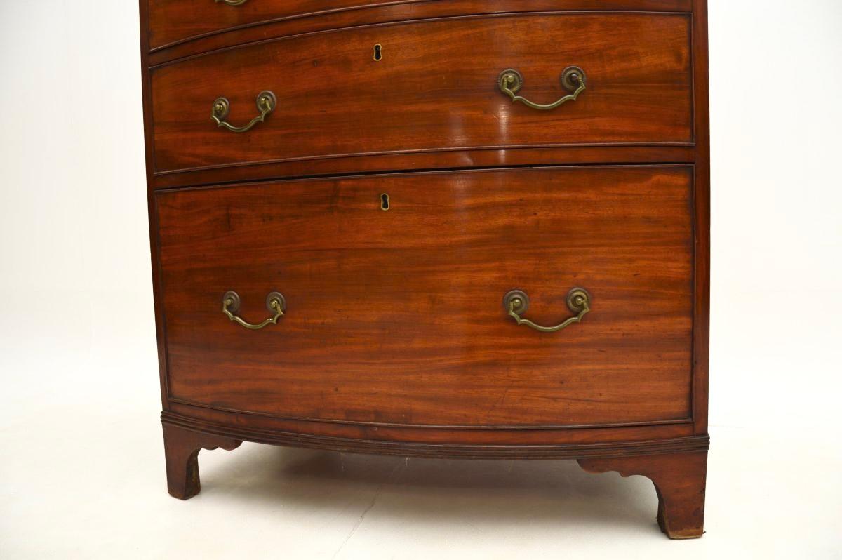 Antique Georgian Period Bow Front Chest of Drawers For Sale 4
