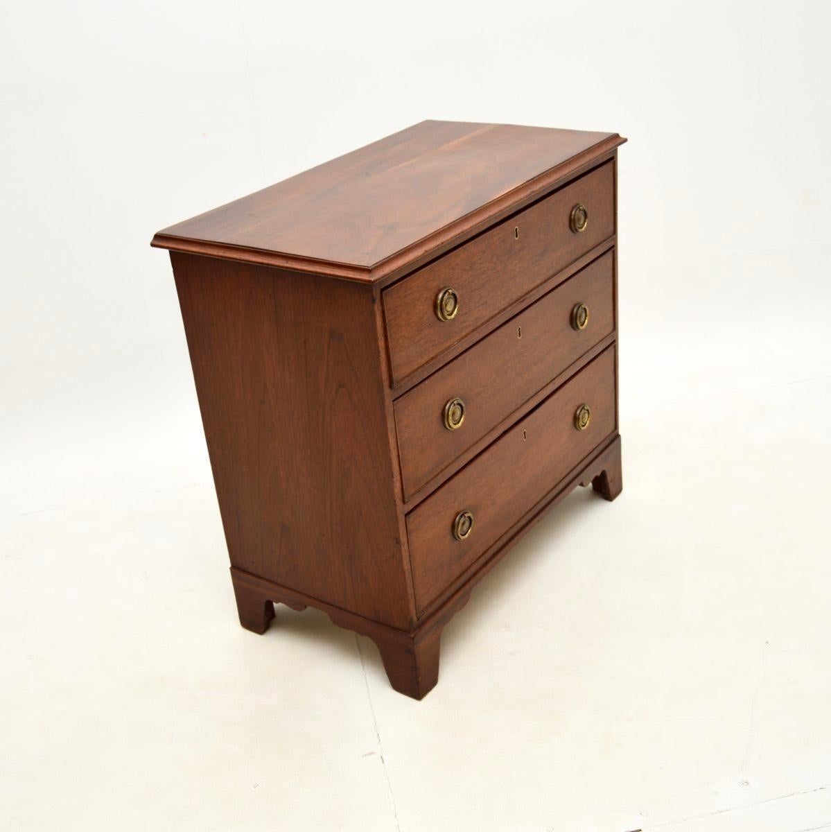 George III Ancienne commode d'époque géorgienne en vente
