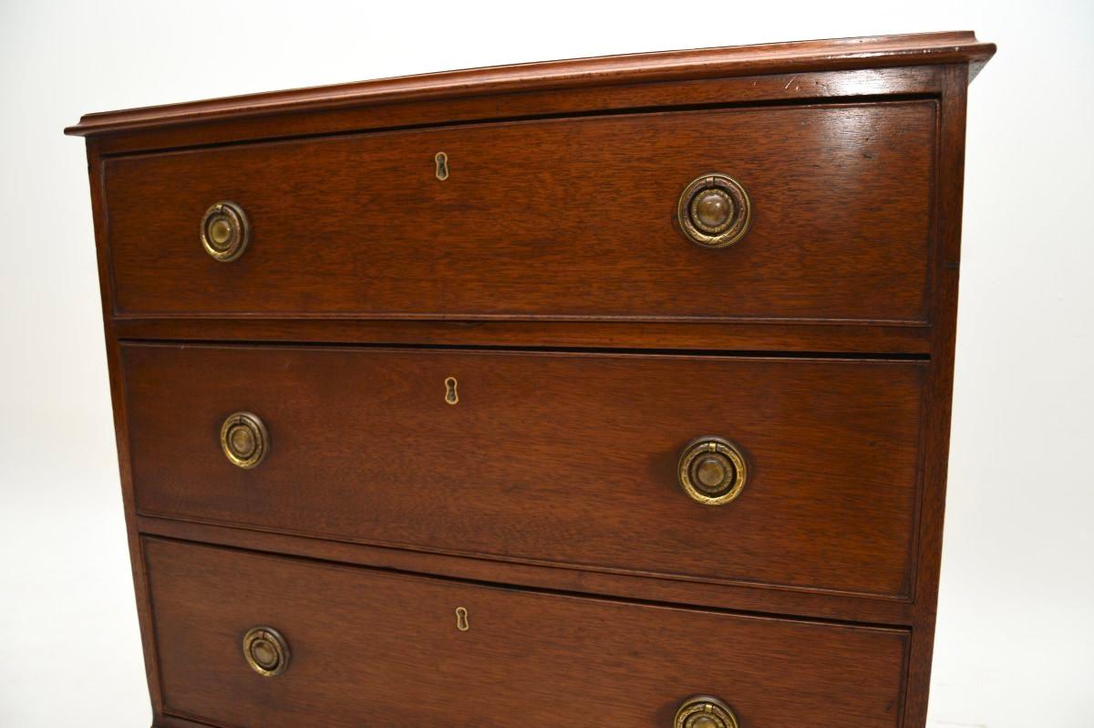 Ancienne commode d'époque géorgienne en vente 1