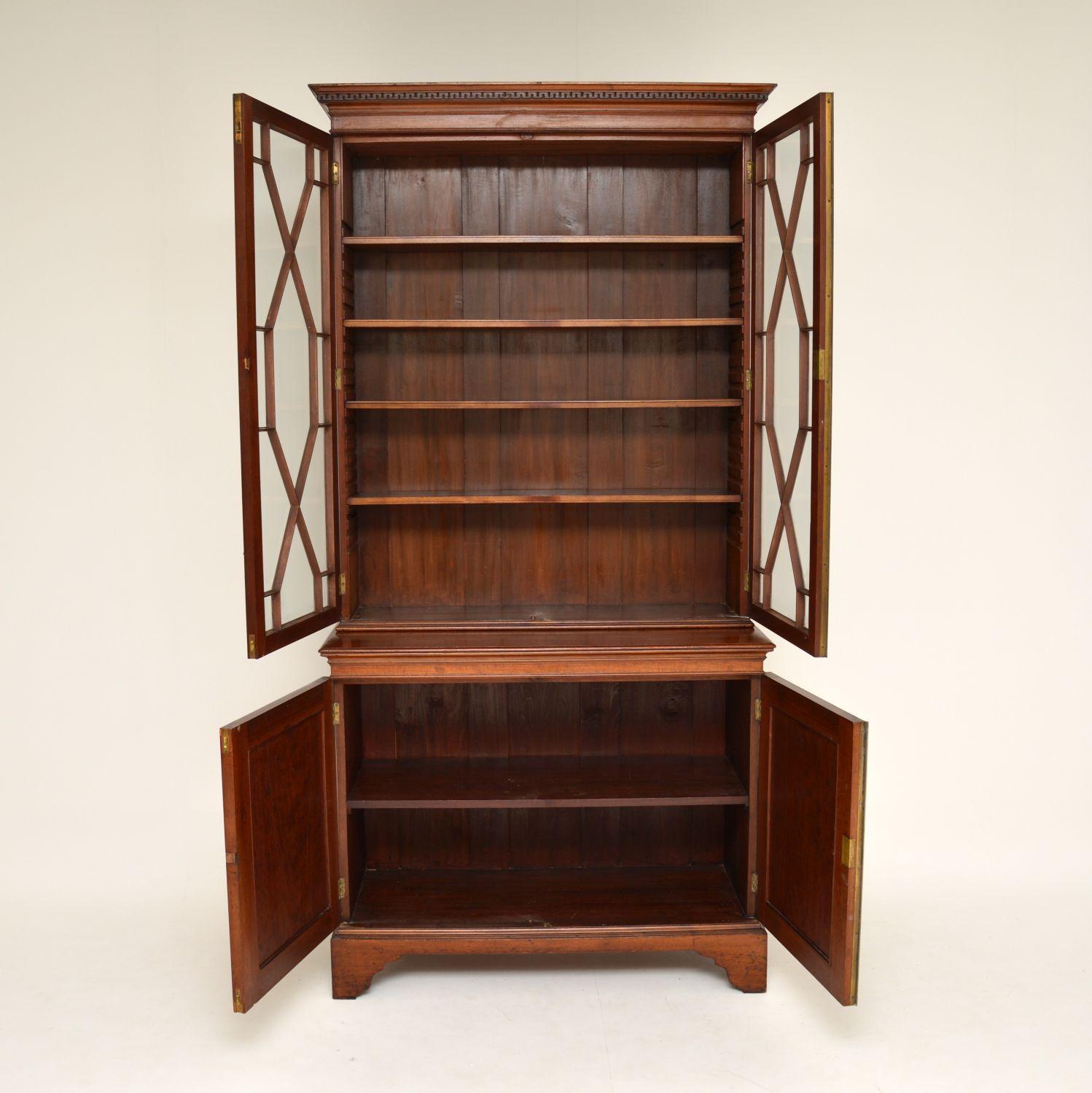 Antique Georgian Period Library Bookcase In Good Condition In London, GB