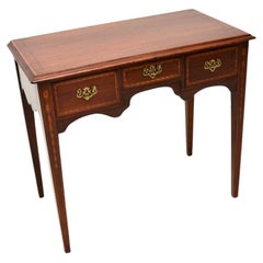 Antico tavolino lowboy di epoca georgiana