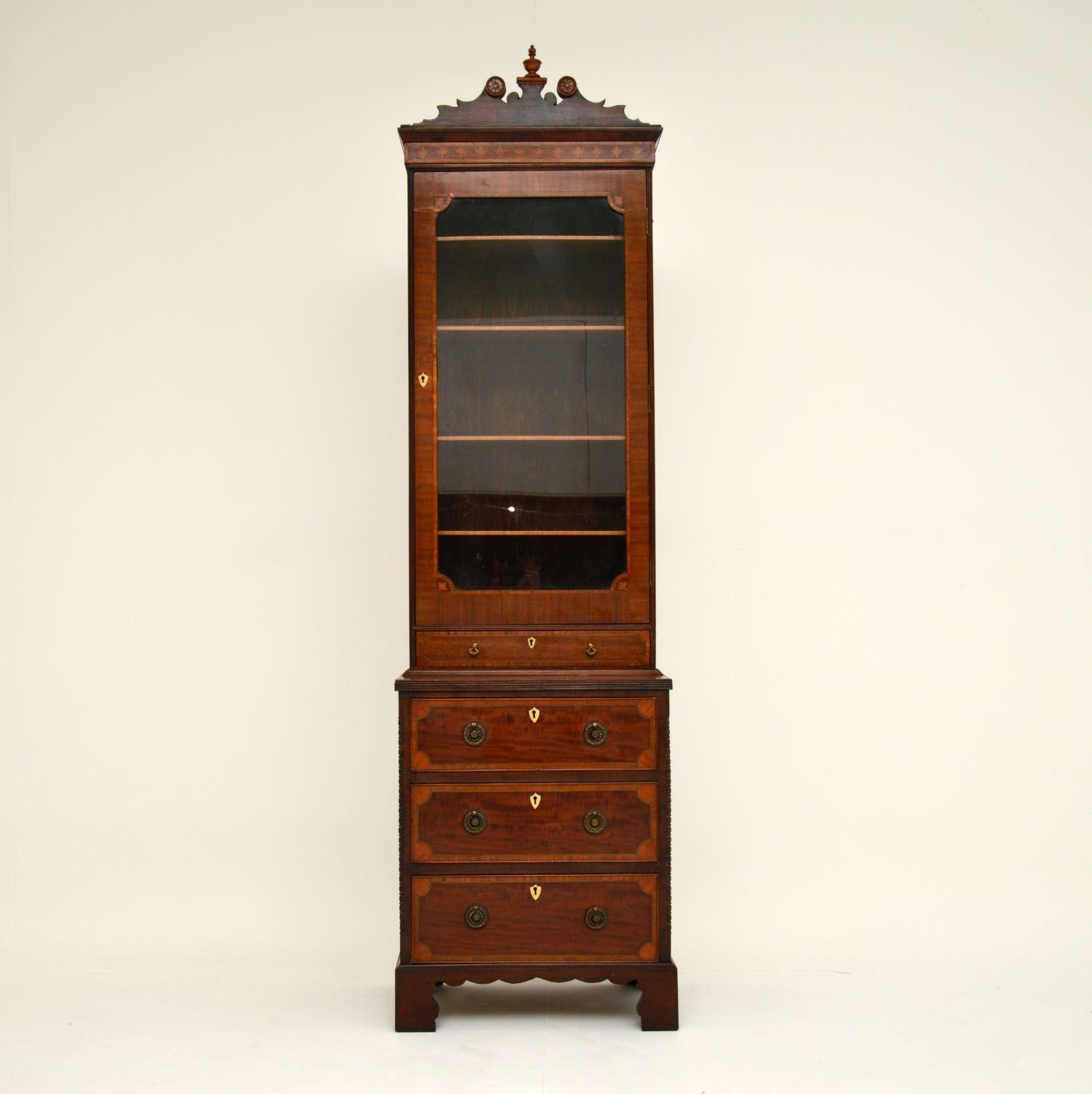 A stunning and very rare antique Georgian period bookcase, dating from around the 1790’s period. This is perhaps just about classed as a miniature bookcase due to it’s unusually small proportions, though it is still a very useful size!

It has the