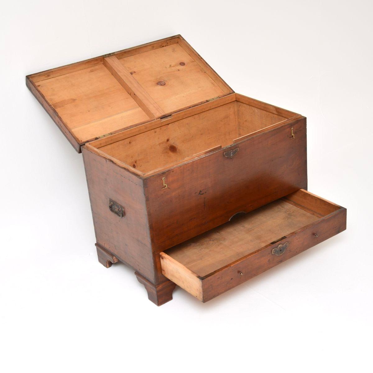 Antique Georgian Period Pine Chest / Trunk For Sale 1