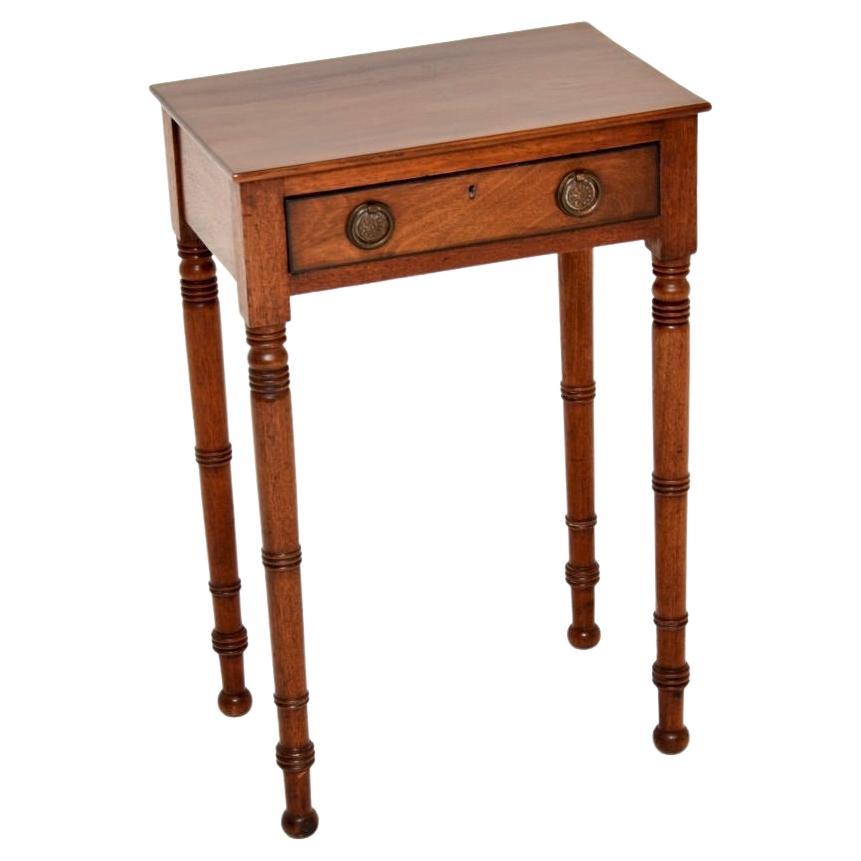 Table d'appoint ancienne d'époque géorgienne