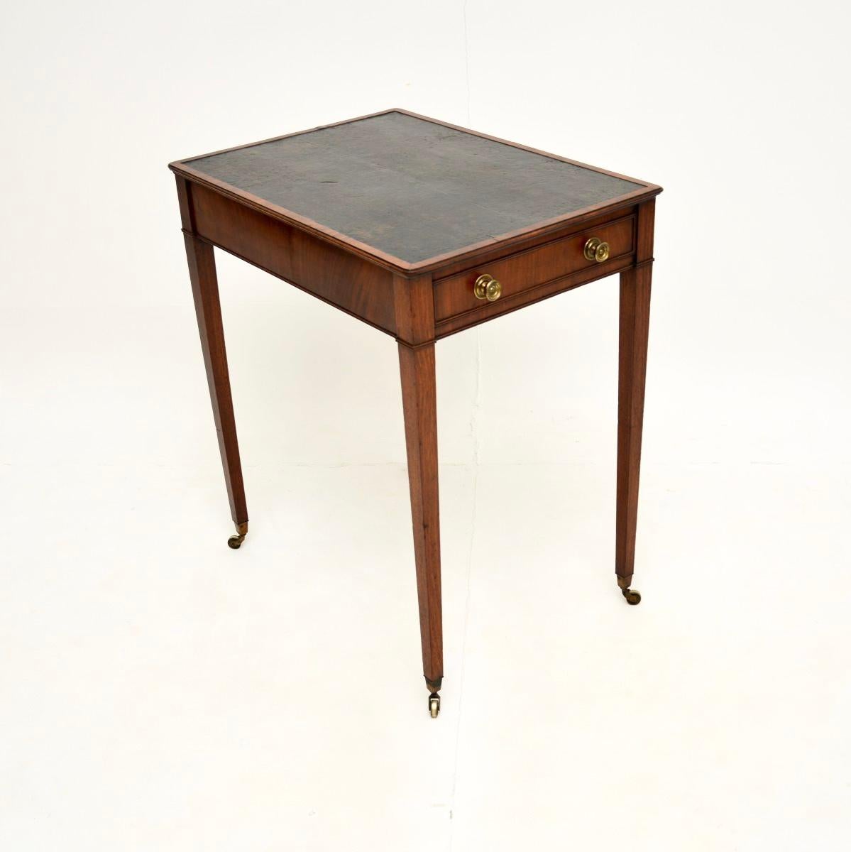 George III Table d'écriture/table d'appoint ancienne d'époque géorgienne en vente