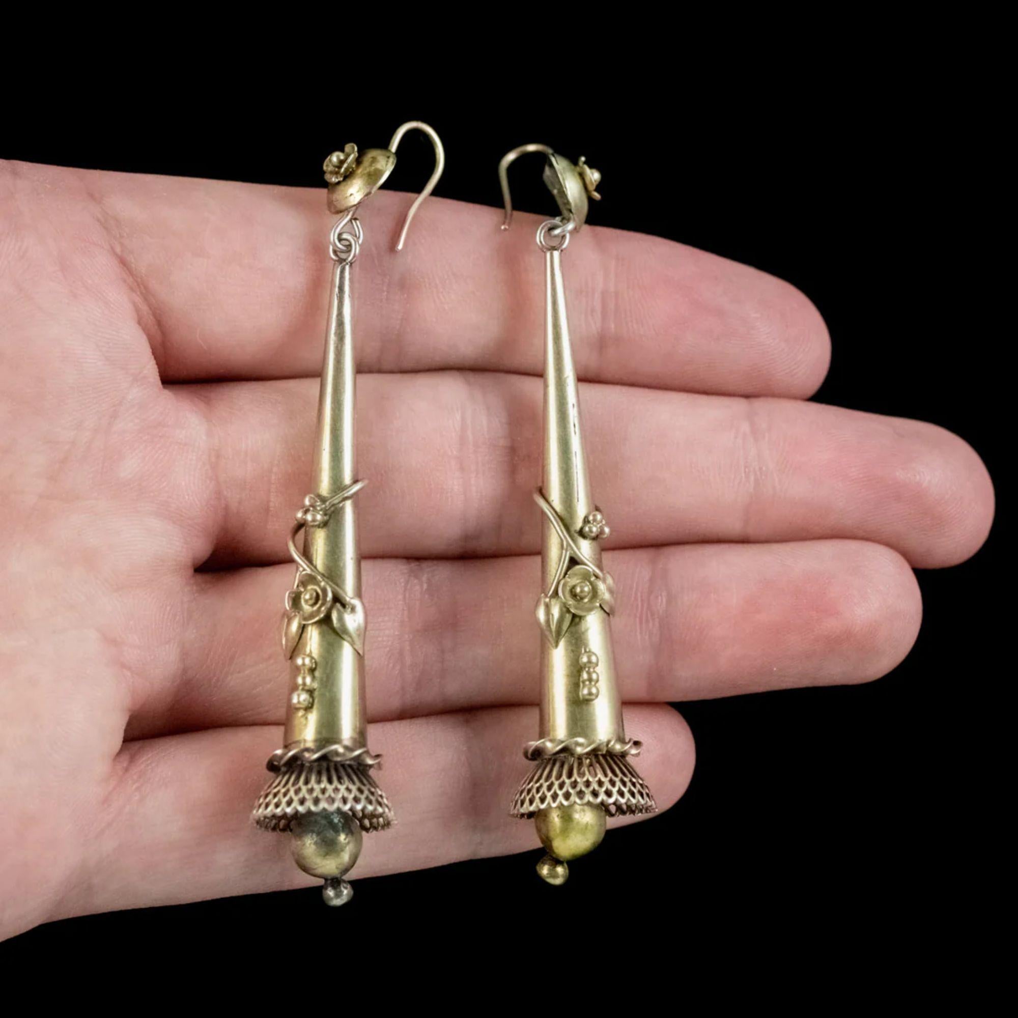 Antique Georgian Pinchbeck Floral Earrings, circa 1820 For Sale 2