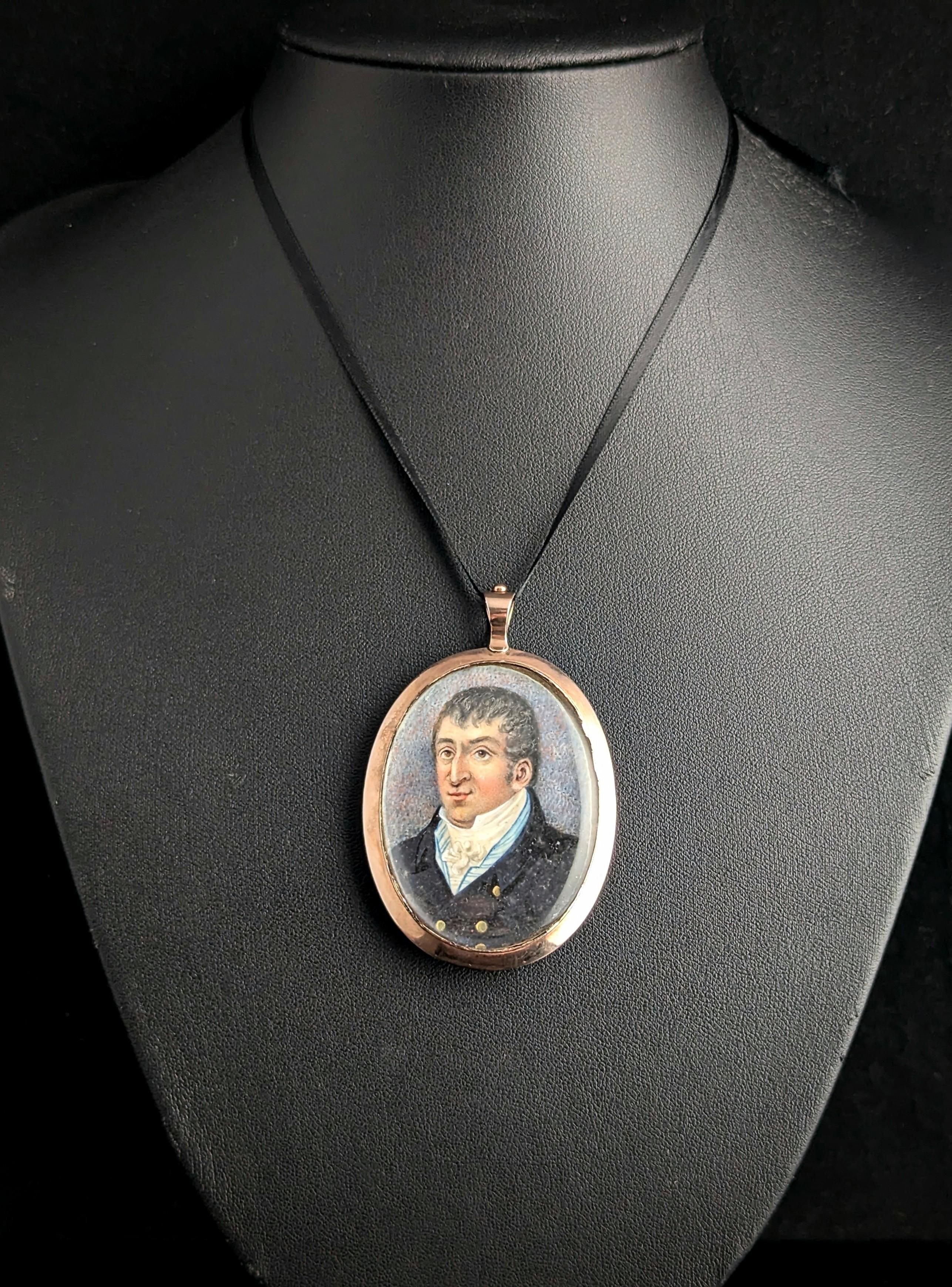 Georgien Pendentif portrait géorgien ancien, médaillon de deuil, or 9 carats en vente