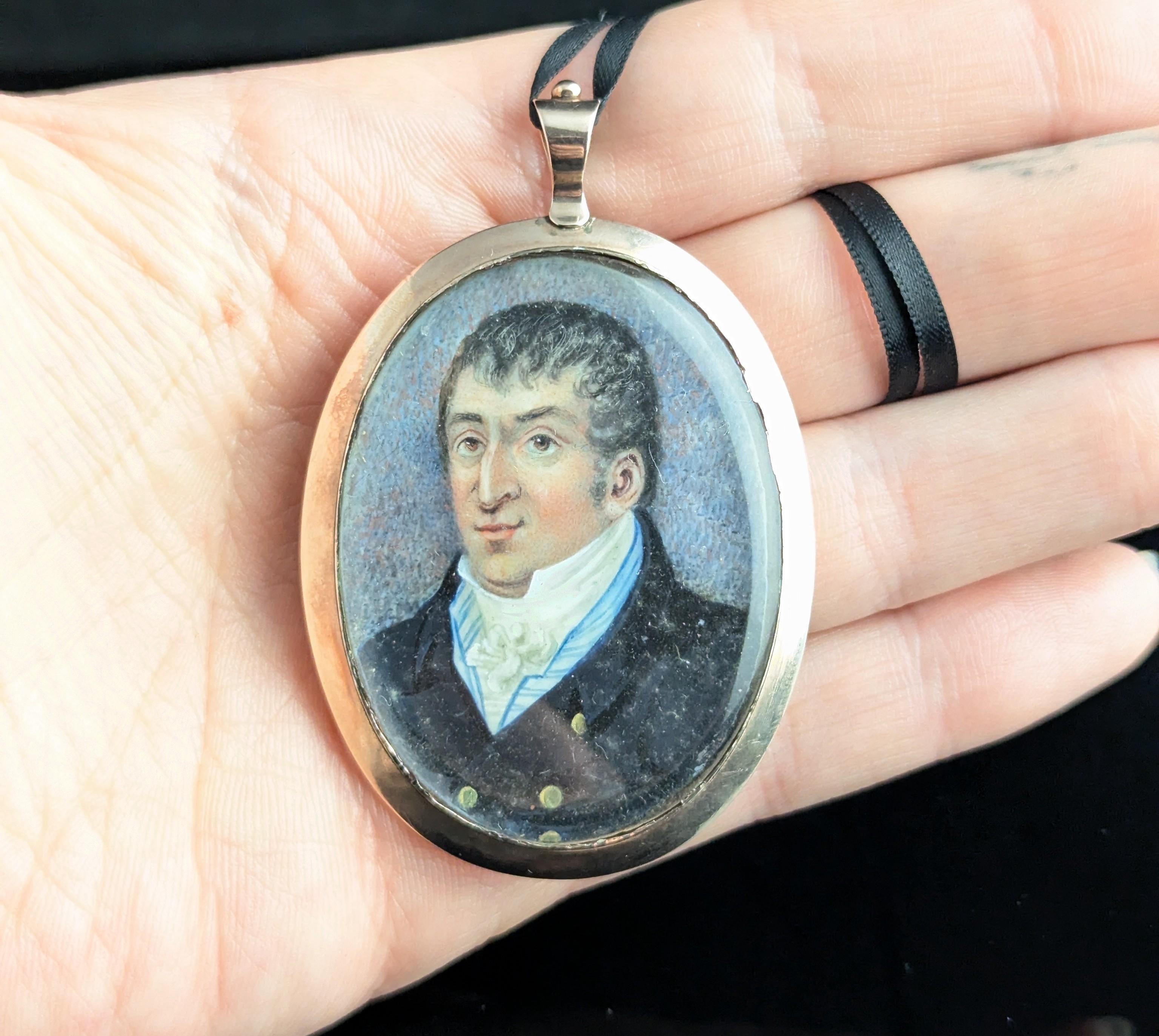 Pendentif portrait géorgien ancien, médaillon de deuil, or 9 carats en vente 2
