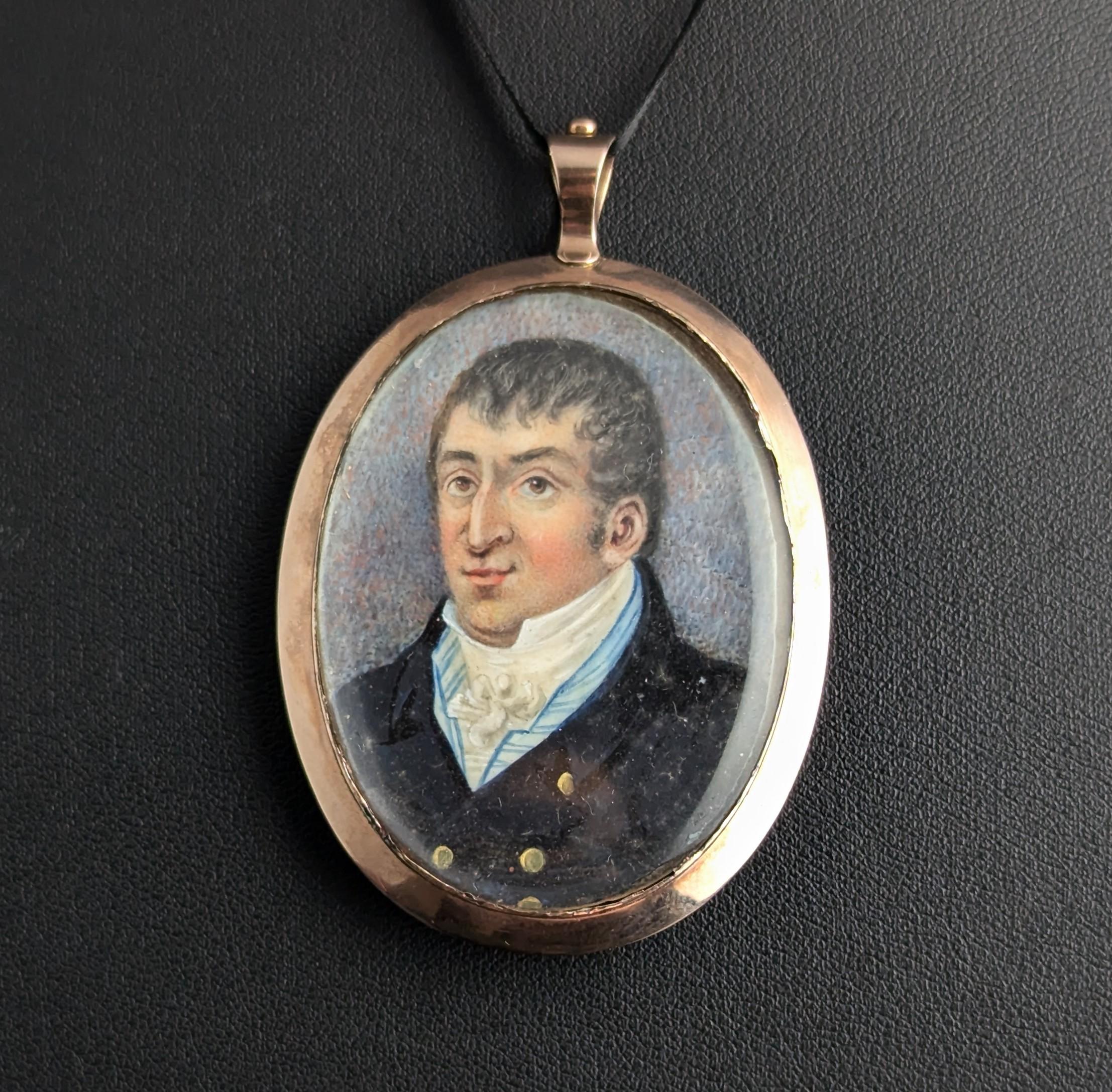 Pendentif portrait géorgien ancien, médaillon de deuil, or 9 carats en vente 3