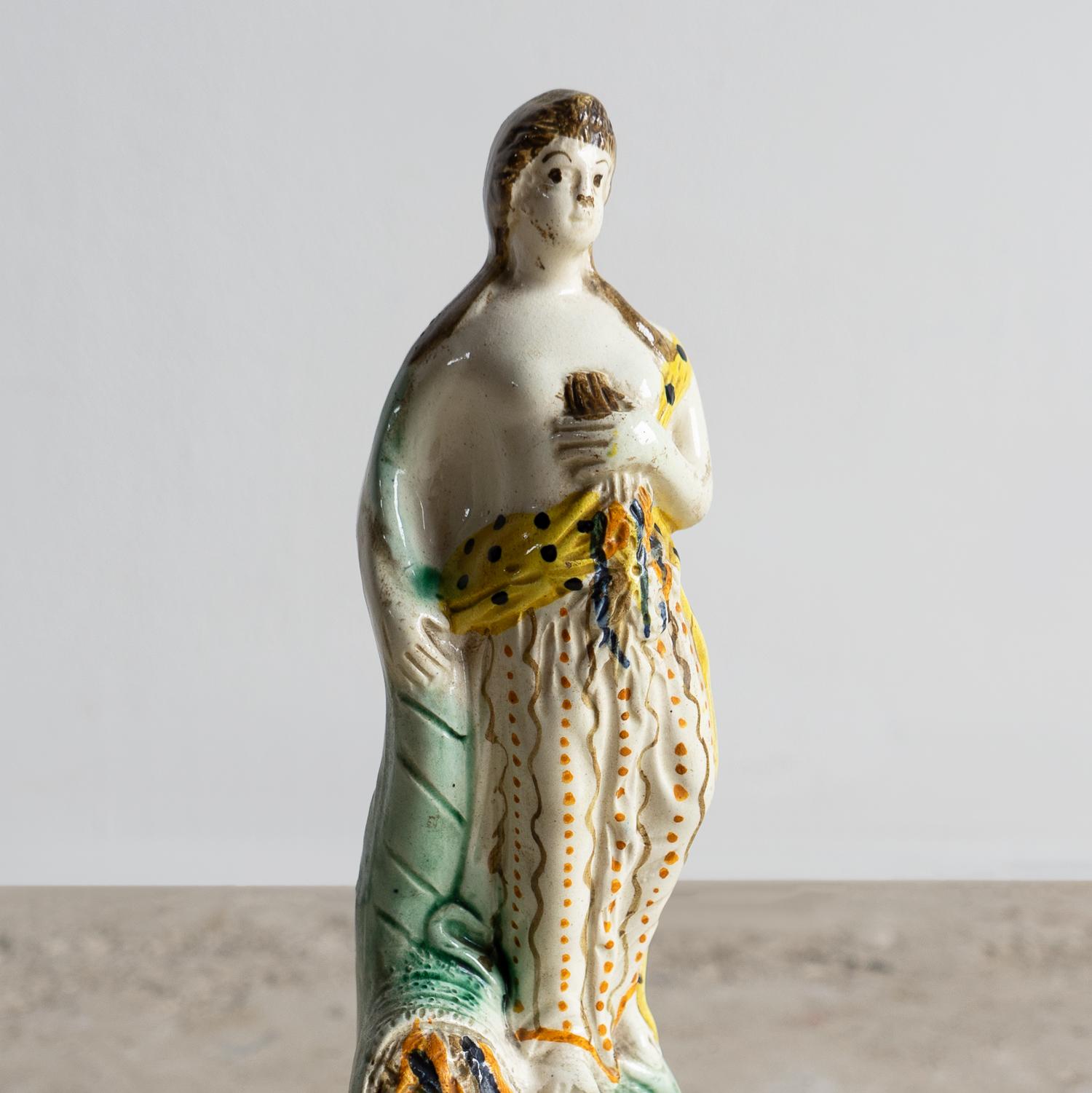 Giorgio III Antica figura in ceramica georgiana Prattware, Flora la dea della primavera, C.C. 1800 in vendita