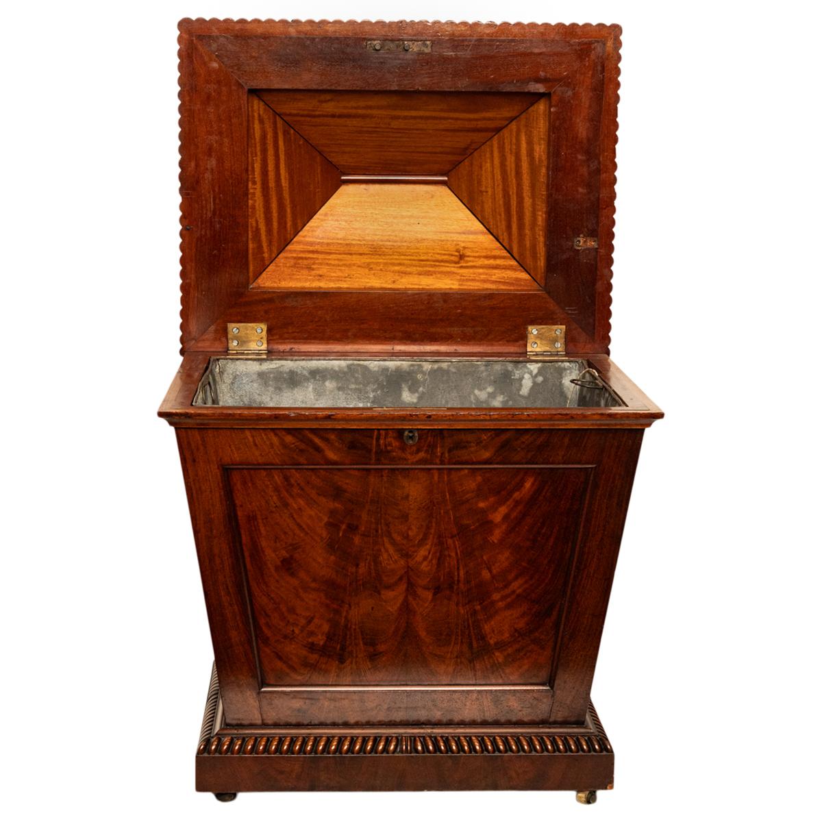 Antiguo Georgiano Regencia Llama Caoba Sarcófago Vino Cellarette Enfriador 1820 en venta 4