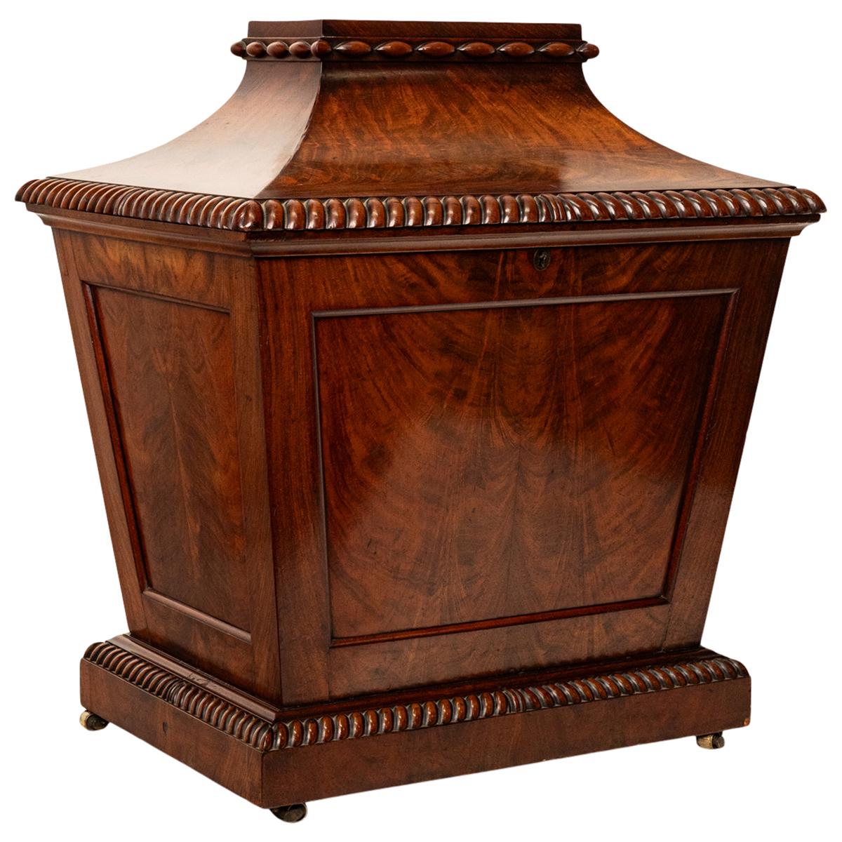 Antiguo Georgiano Regencia Llama Caoba Sarcófago Vino Cellarette Enfriador 1820 en Bueno estado para la venta en Portland, OR