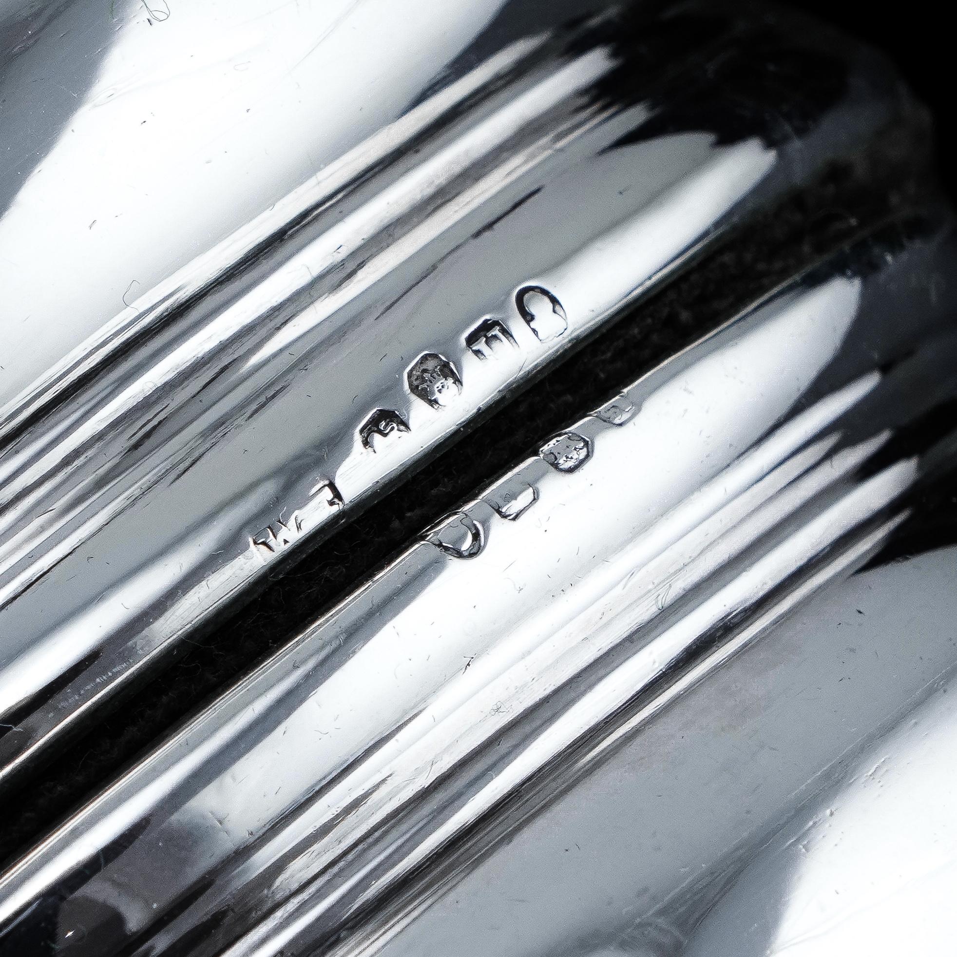 Antico sottobicchiere d'argento massiccio Georgiano Regency con base d'argento - William Eaton in vendita 3