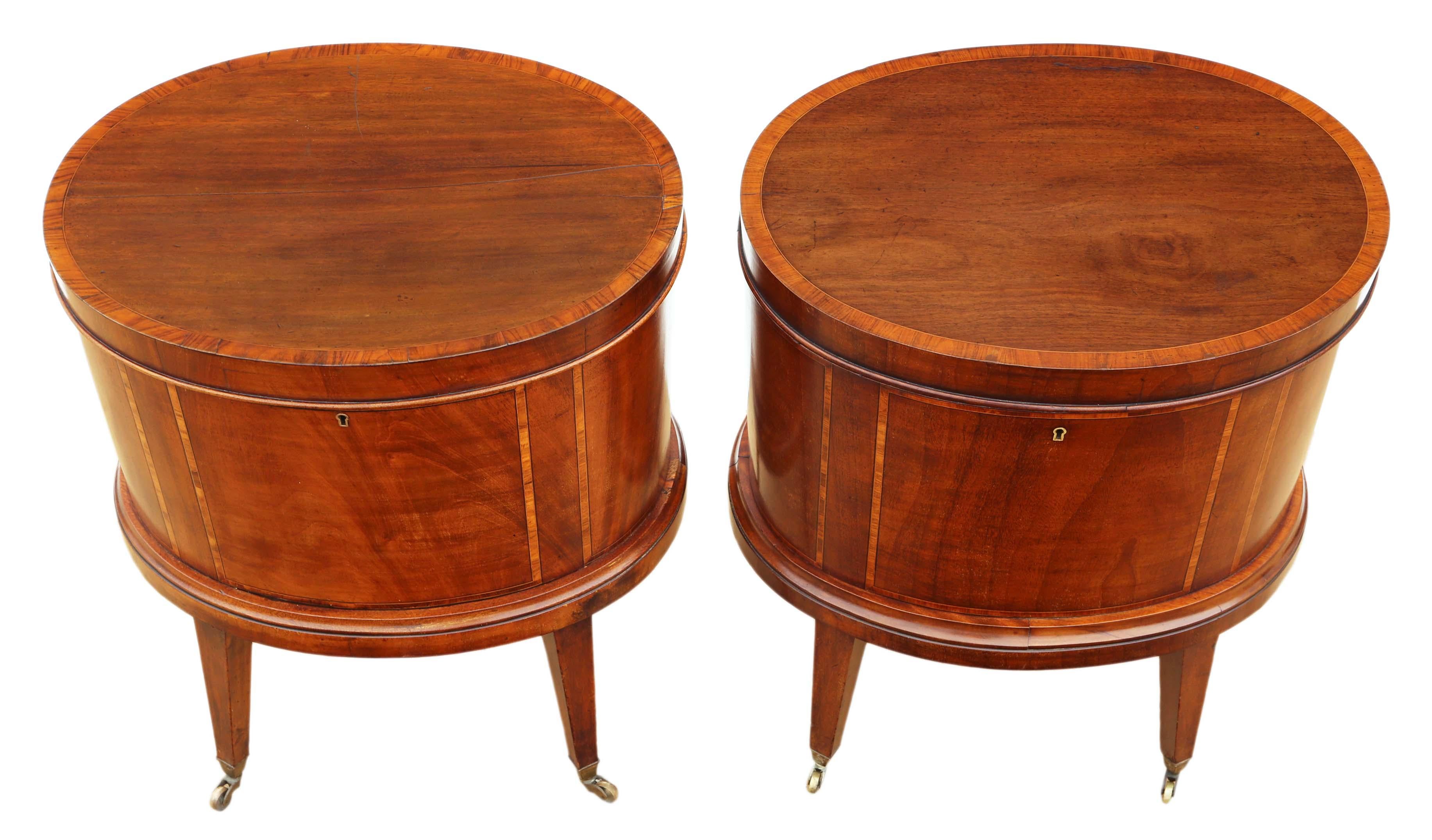 Cellarettes anciennes de la fin du 19e siècle en acajou marqueté de style néo-géorgien (paire)

Cette paire de cellarettes en acajou incrusté de belle qualité, fabriquée à la fin du XIXe siècle, présente des détails exquis et est estampillée par le