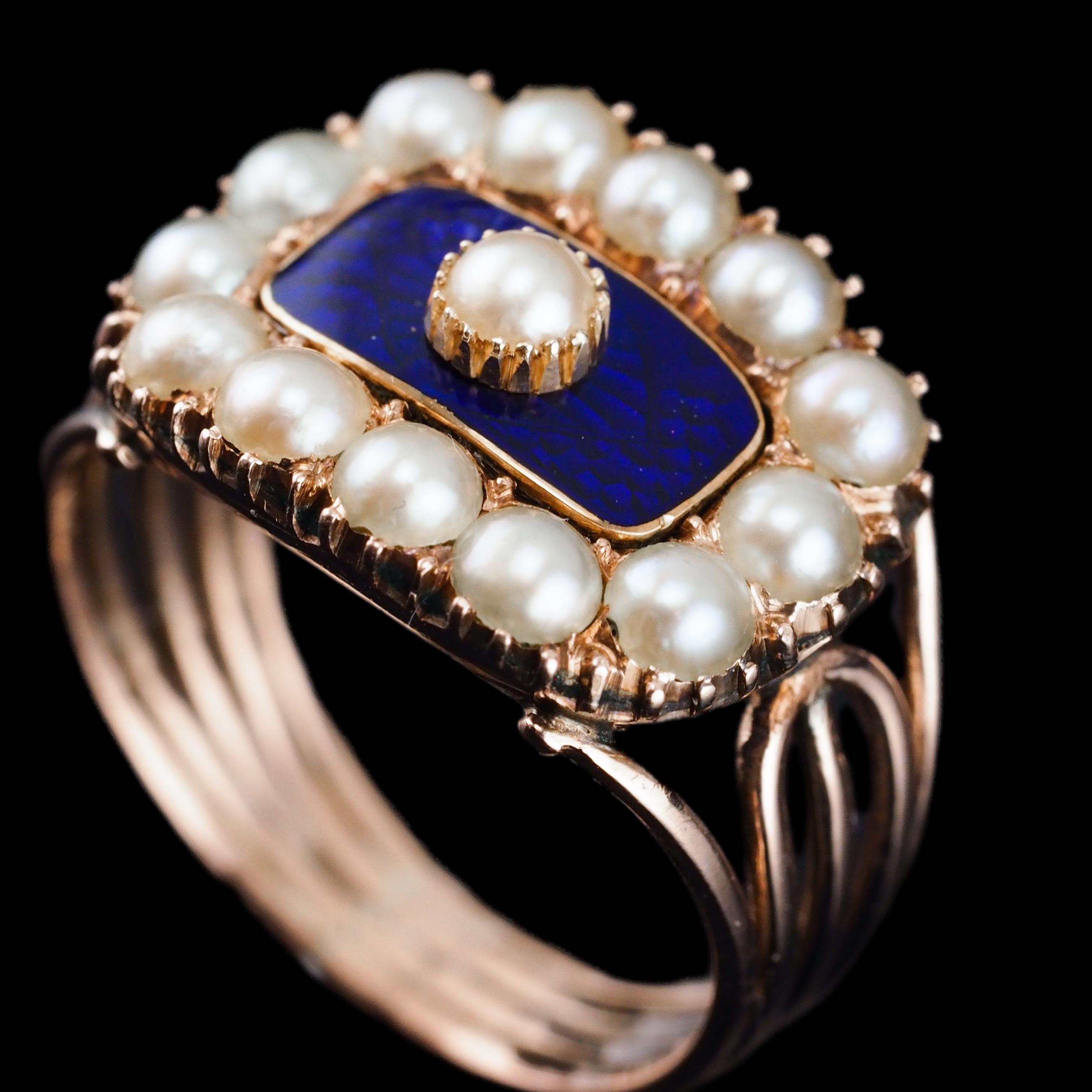 Bague géorgienne ancienne en or 14 carats, émail bleu et perles naturelles, c. 1800 en vente 6