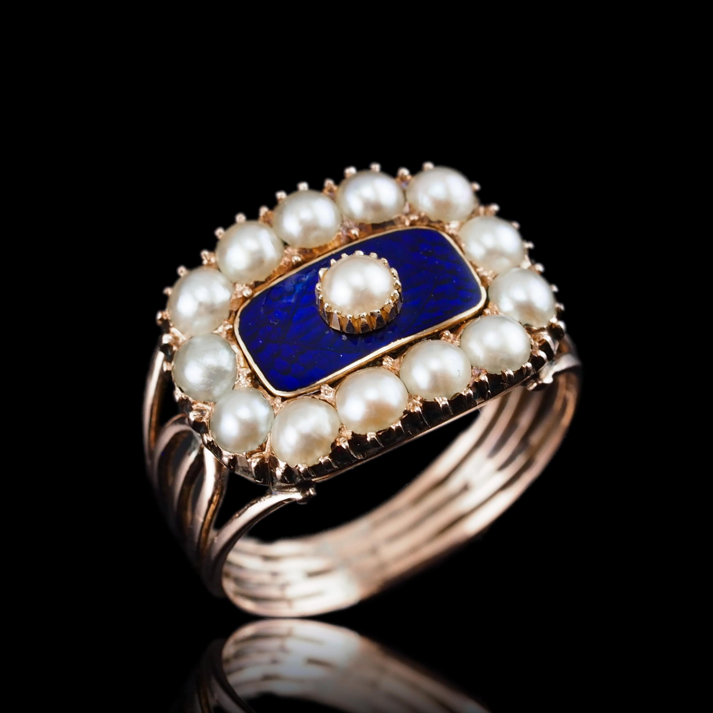 Bague géorgienne ancienne en or 14 carats, émail bleu et perles naturelles, c. 1800 en vente 8