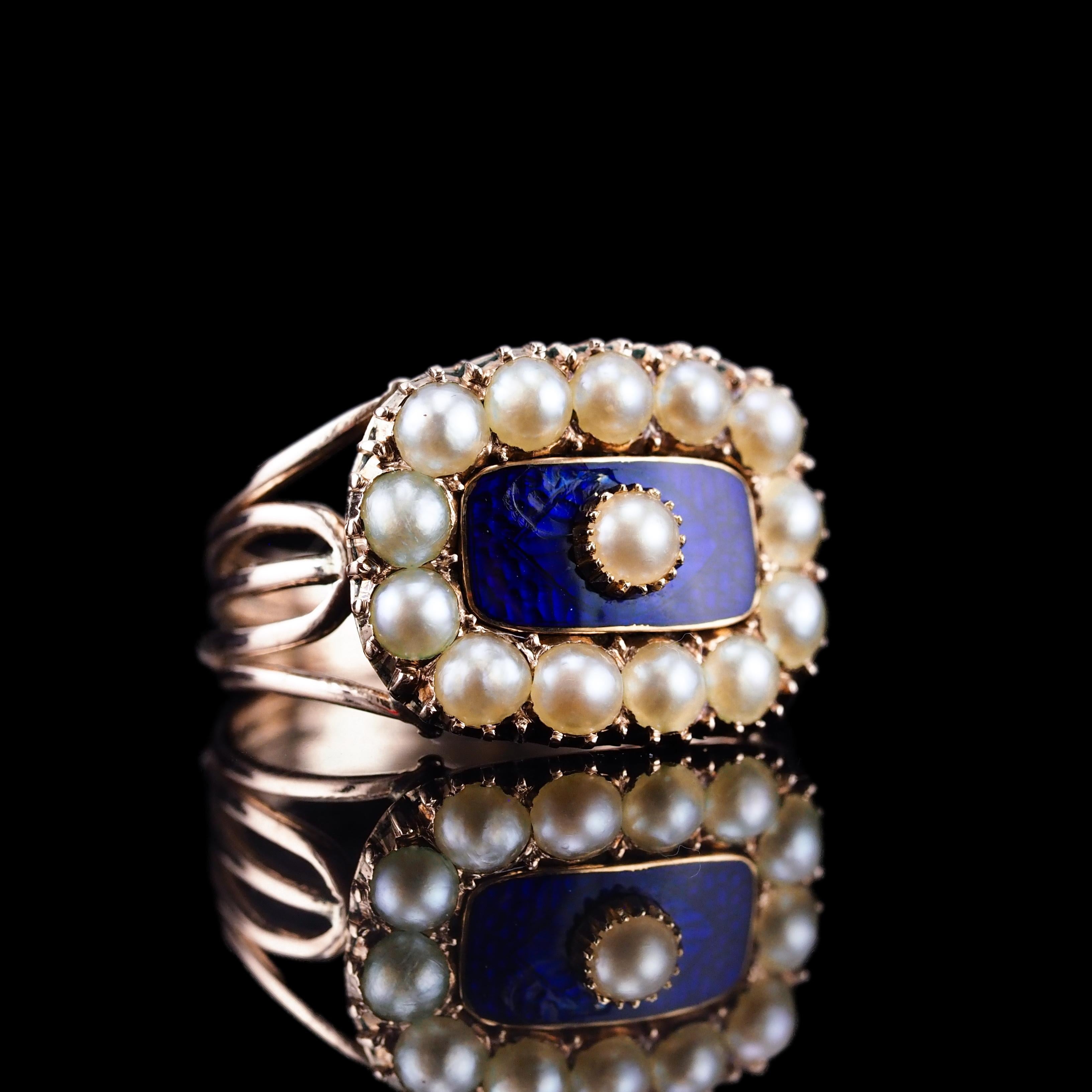 Bague géorgienne ancienne en or 14 carats, émail bleu et perles naturelles, c. 1800 en vente 10