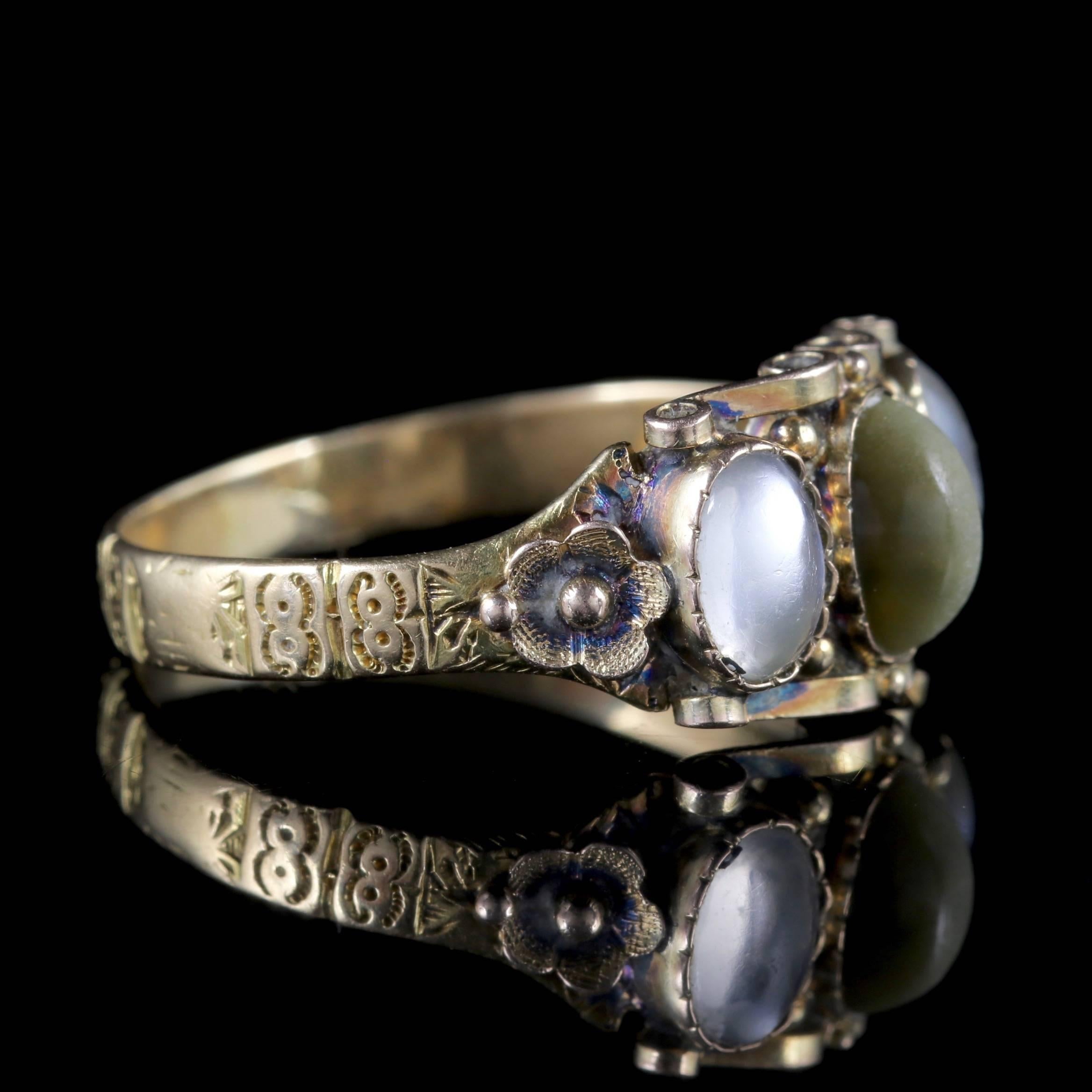 Women's Antique Georgian Ring Cats Eye Moonstone 18 Carat Gold, circa 1830