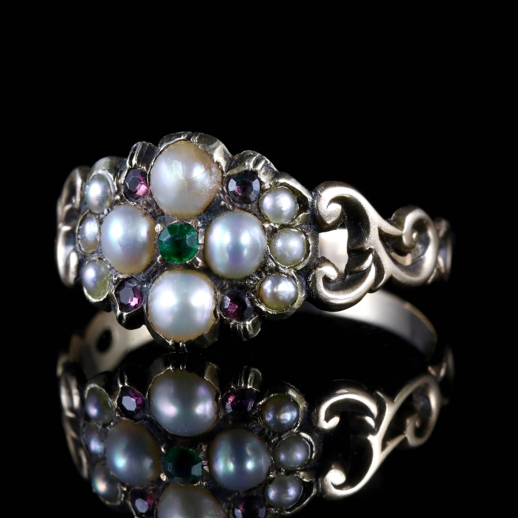 Women's Antique Georgian Ring Pearl 18 Carat Gold, circa 1800 For Sale