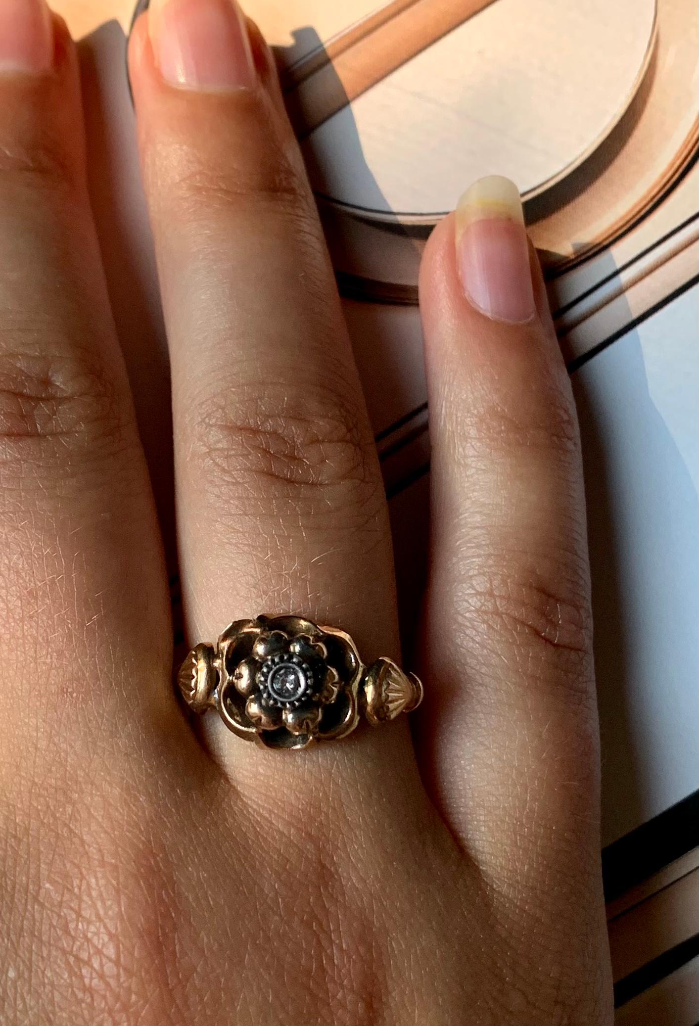 Antique Georgian Rose Ring, 14K Rose Gold, Diamond, Sea Scallop Design Detail For Sale 7