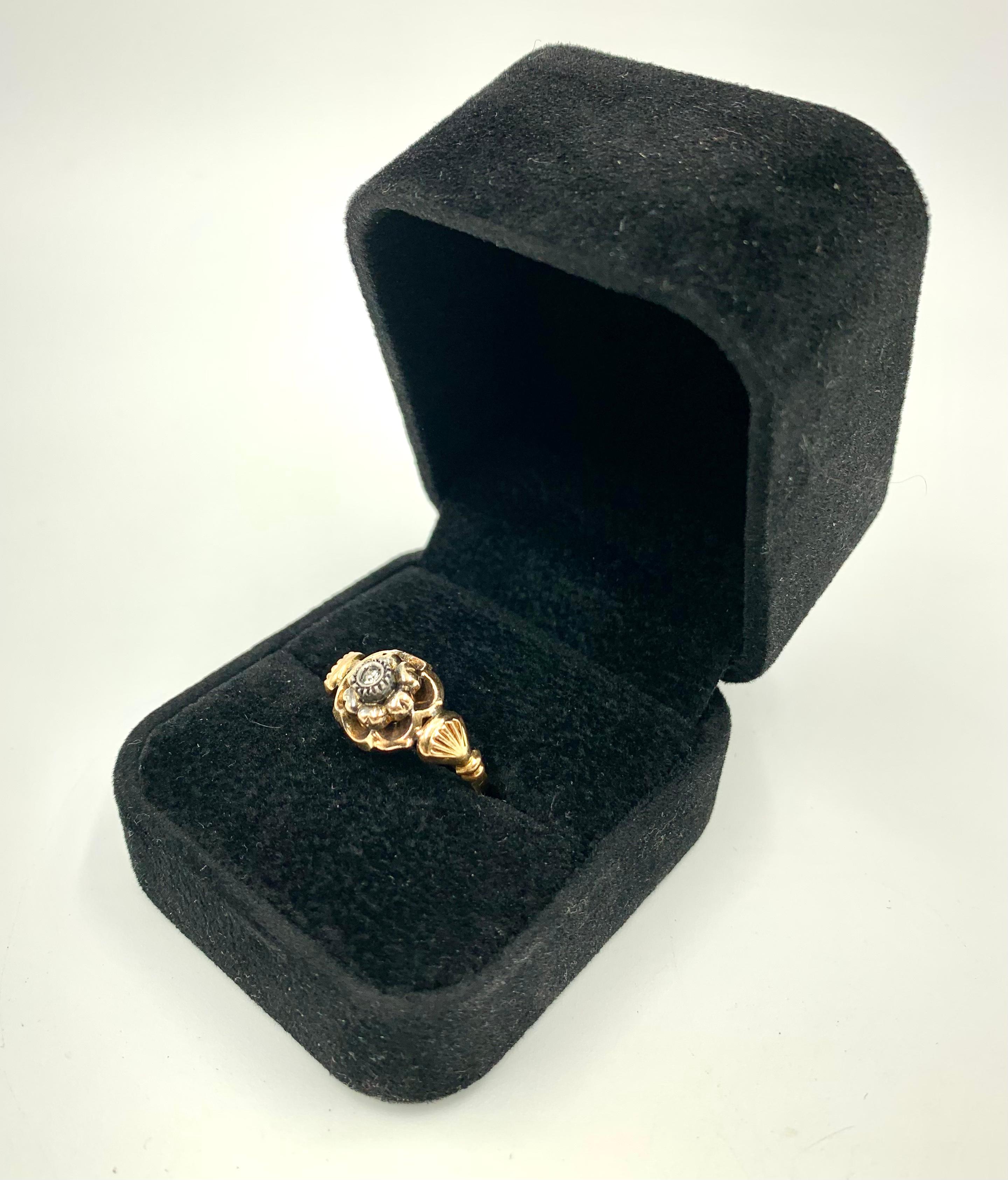 Romantic Antique Georgian Rose Ring, 14K Rose Gold, Diamond, Sea Scallop Design Detail For Sale