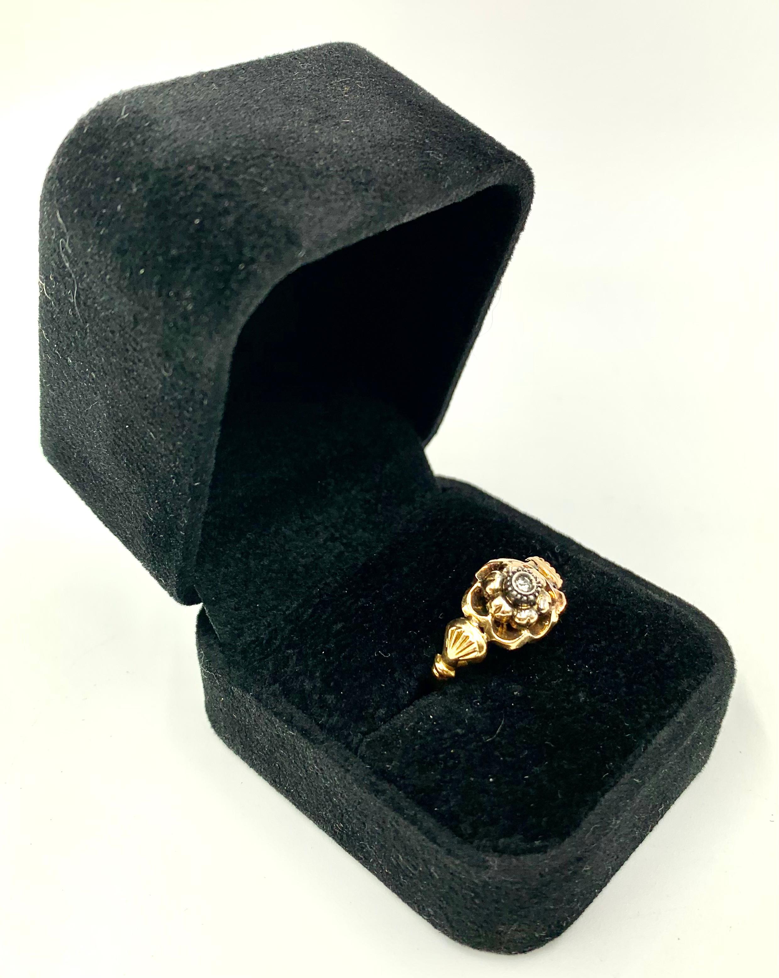 Rough Cut Antique Georgian Rose Ring, 14K Rose Gold, Diamond, Sea Scallop Design Detail For Sale