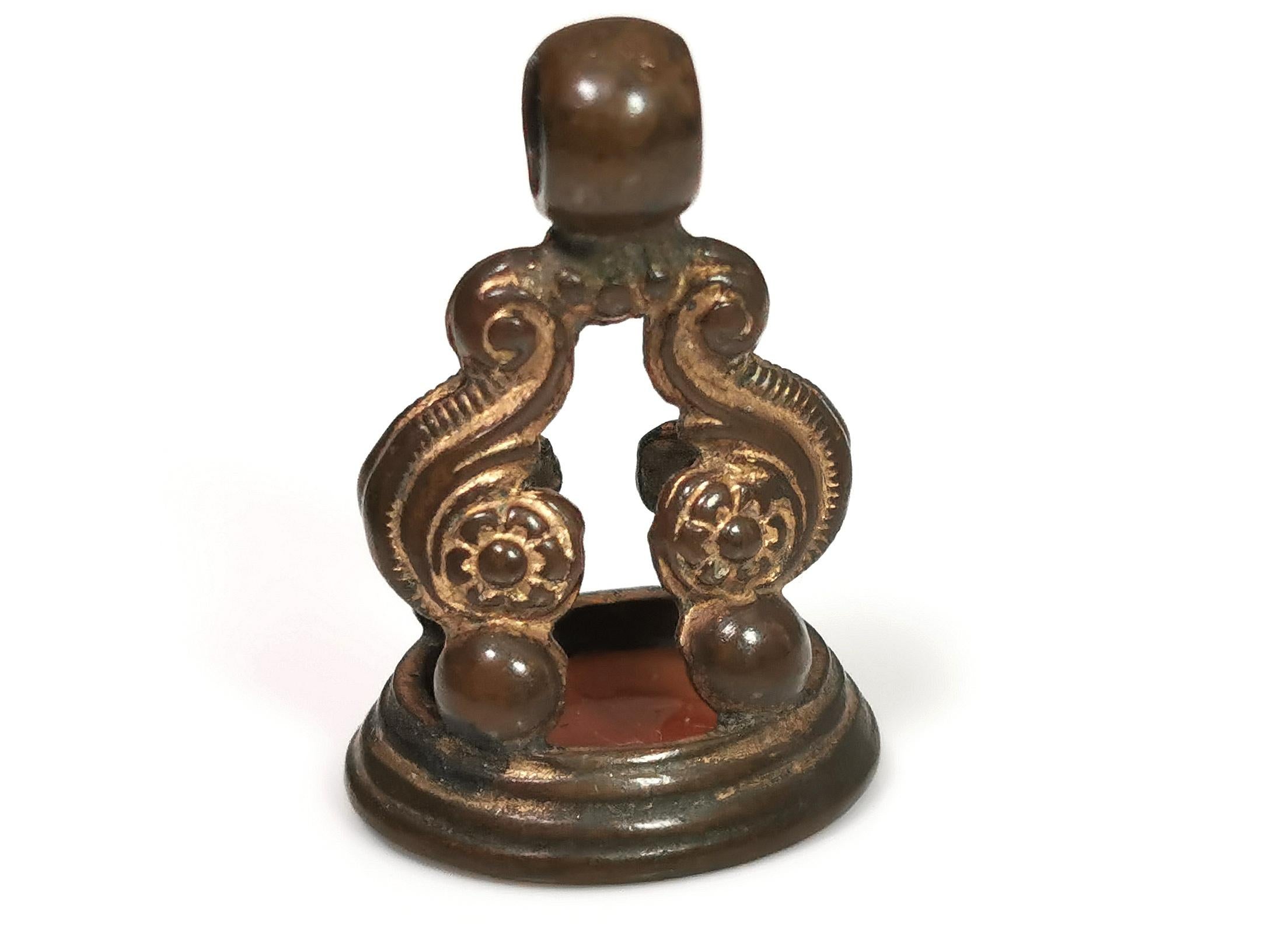 Georgien Pendentif à étui à sceau géorgien ancien, intaille en verre en vente