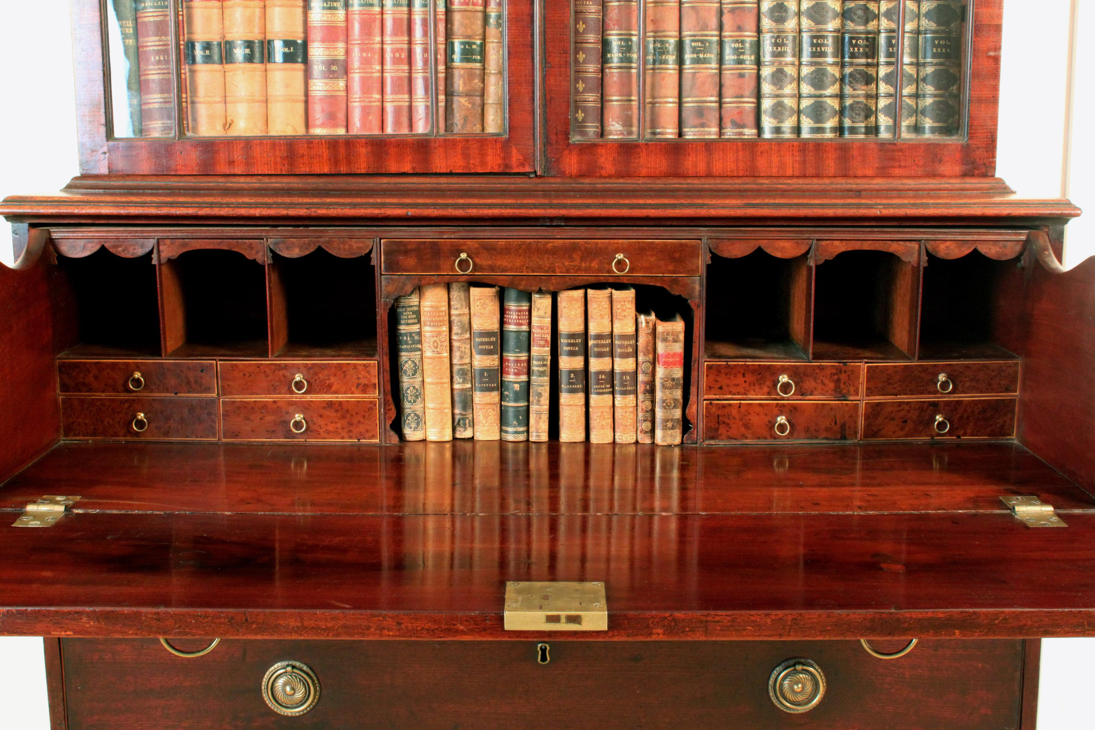Librería secreta georgiana antigua en Bueno estado para la venta en Bradford-on-Avon, Wiltshire