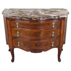 Ancienne commode géorgienne serpentine en acajou avec dessus en marbre incrusté