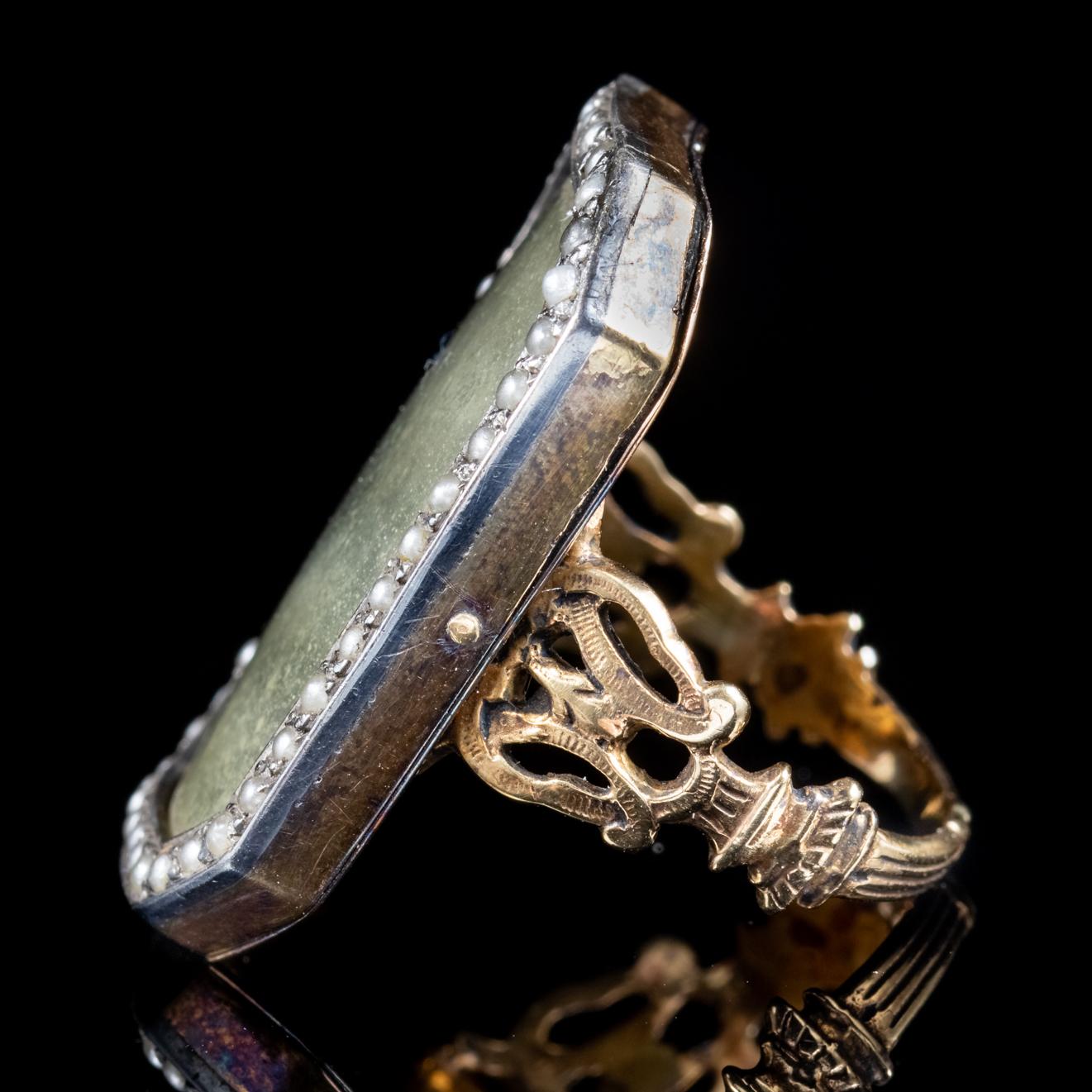 Antique Georgian Silk Pearl Mourning Ring 18 Carat Gold, circa 1750 In Good Condition For Sale In Lancaster, Lancashire