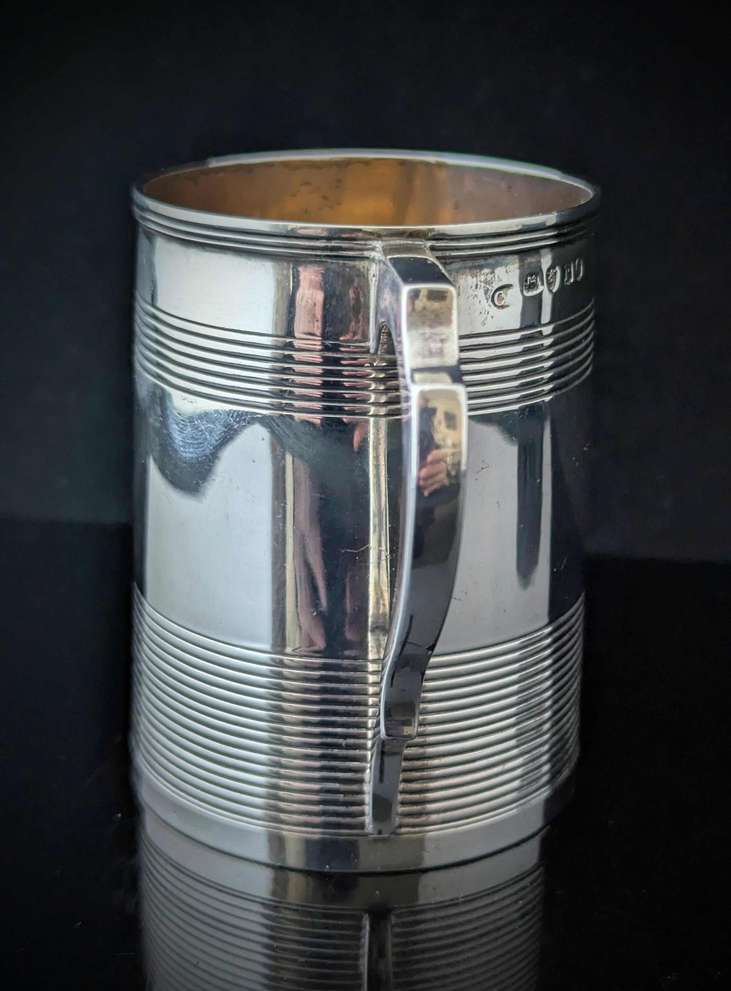 XIX secolo Antico boccale da battesimo in argento georgiano, mezza pinta di birra in vendita