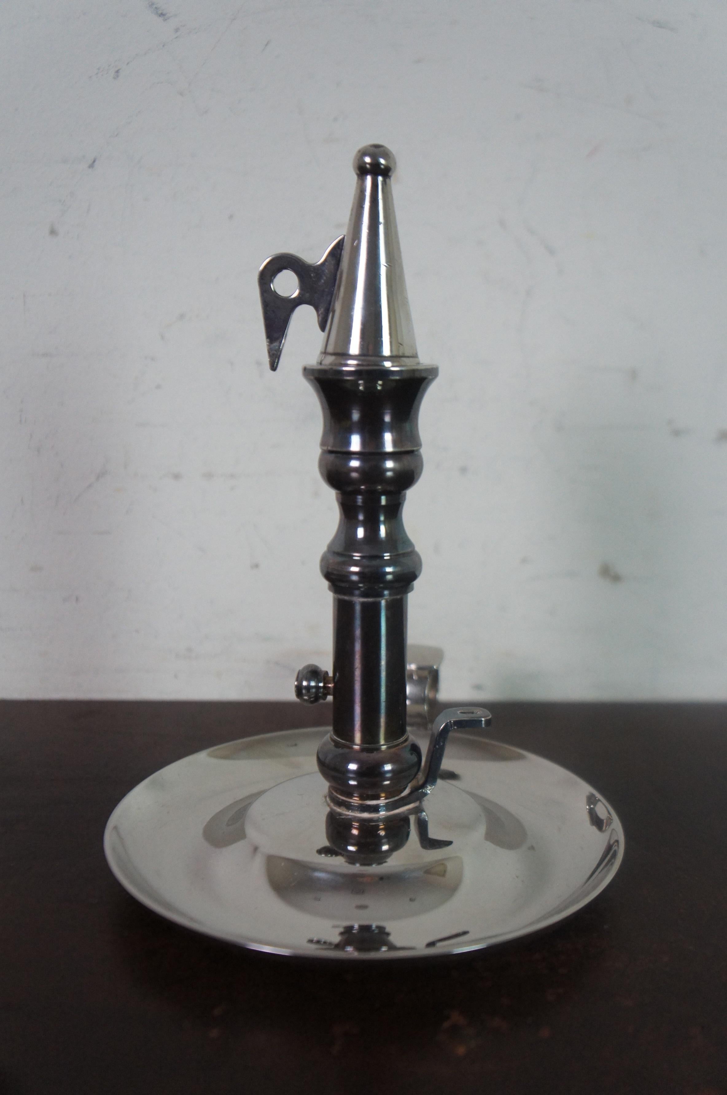 XIX secolo Antico portacandele georgiano in silverplate con portacandele e sputacchiera in vendita