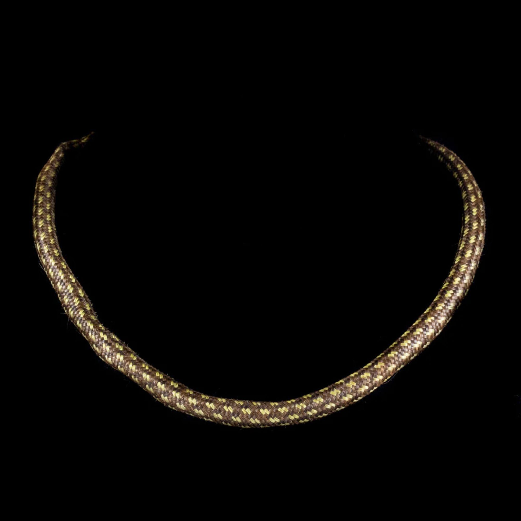 Collier de serpent géorgien ancien en cristal de roche et or 18 carats Bon état - En vente à Kendal, GB