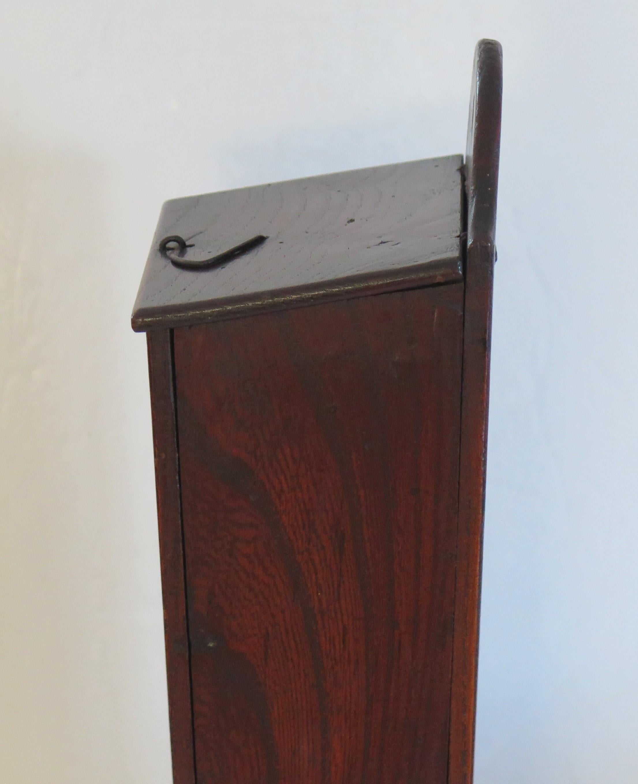 Antique Georgian Solid Elm Candle Box with Iron Catch, circa 1780 For Sale 6
