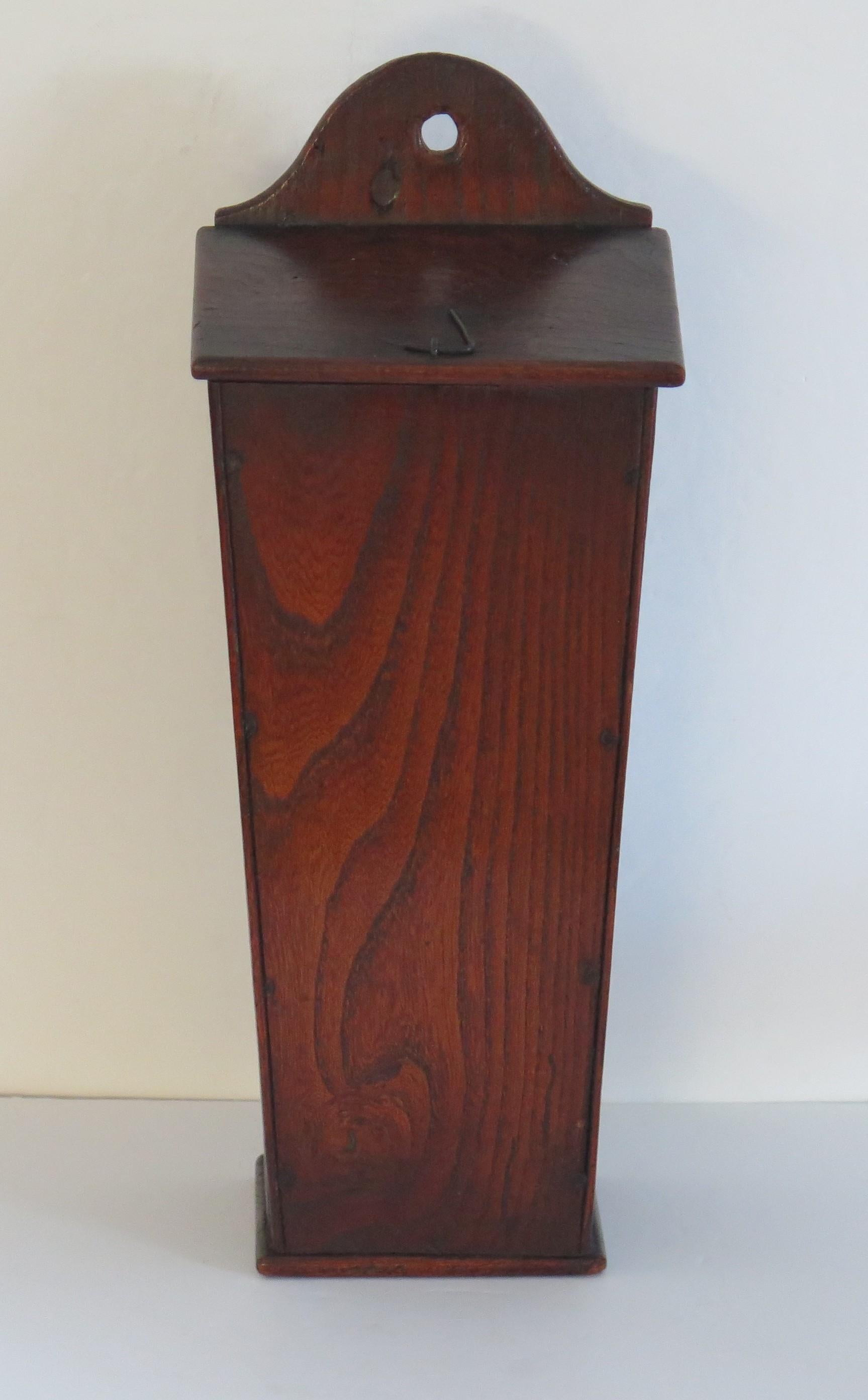 Antique Georgian Solid Elm Candle Box with Iron Catch, circa 1780 In Good Condition For Sale In Lincoln, Lincolnshire