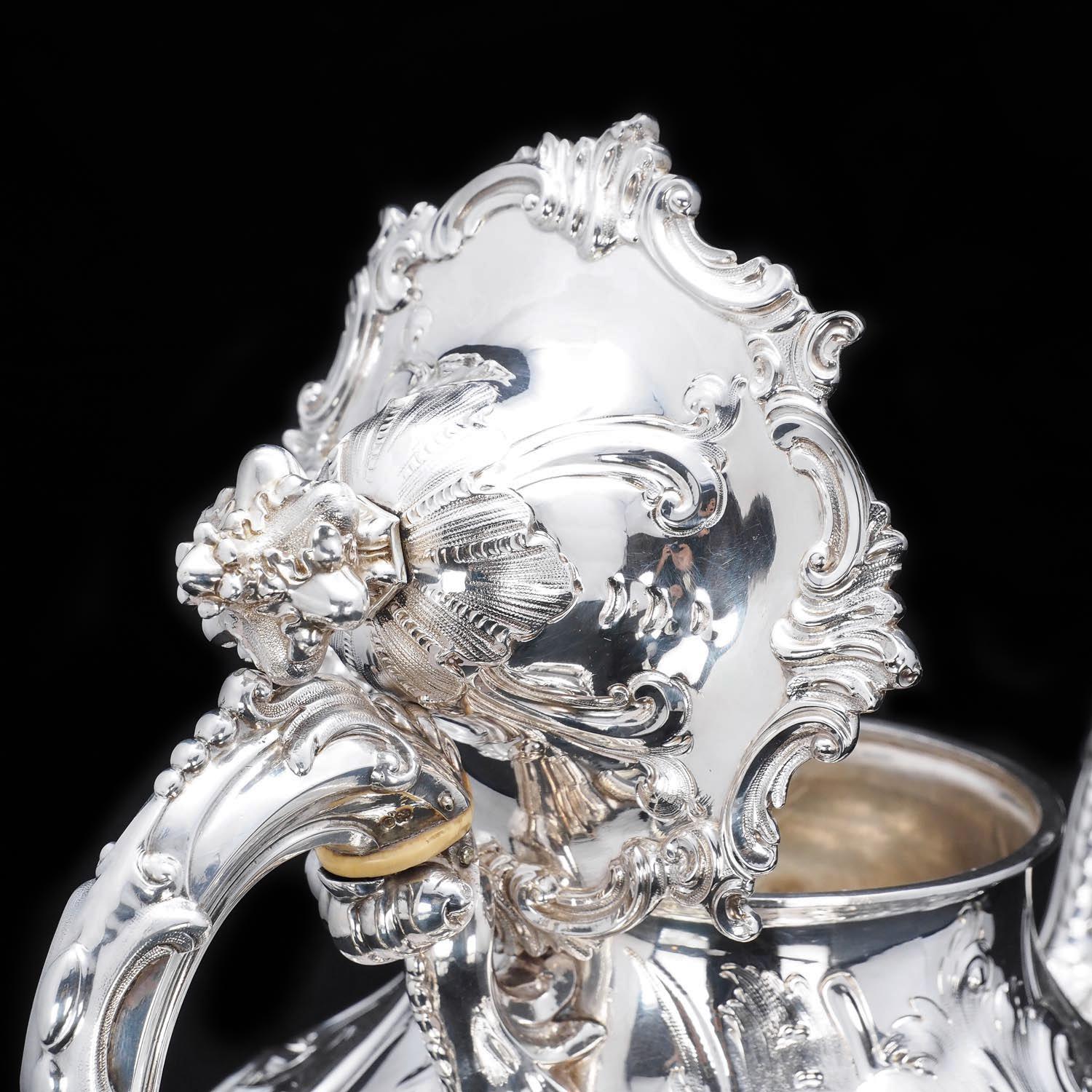 19th Century Antique Georgian Solid Silver Cup/Wine Cooler with Lid, Earl Interest - 1826 For Sale