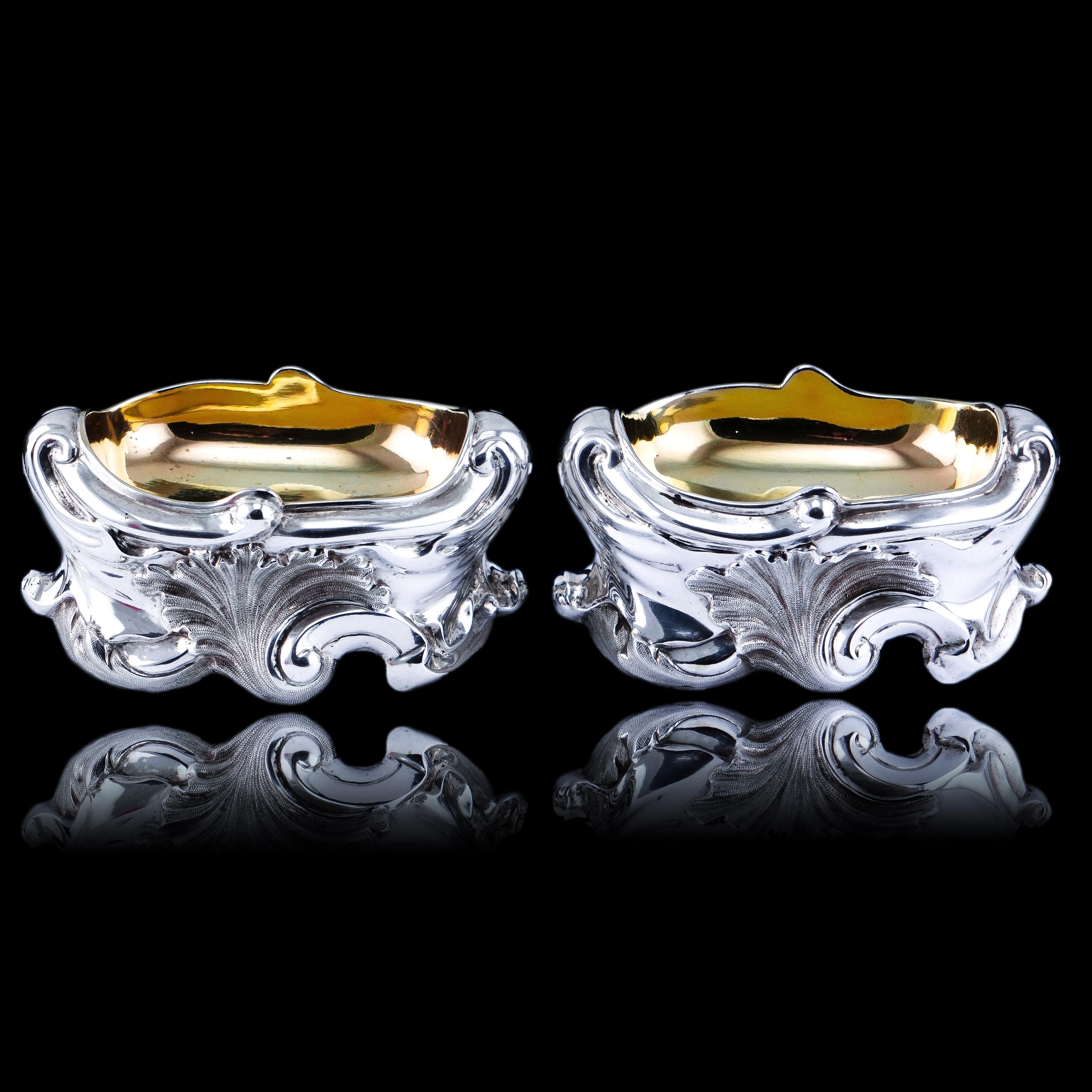 Ancienne salière géorgienne en argent massif au design néo-rococo - Londres 1834 en vente 12